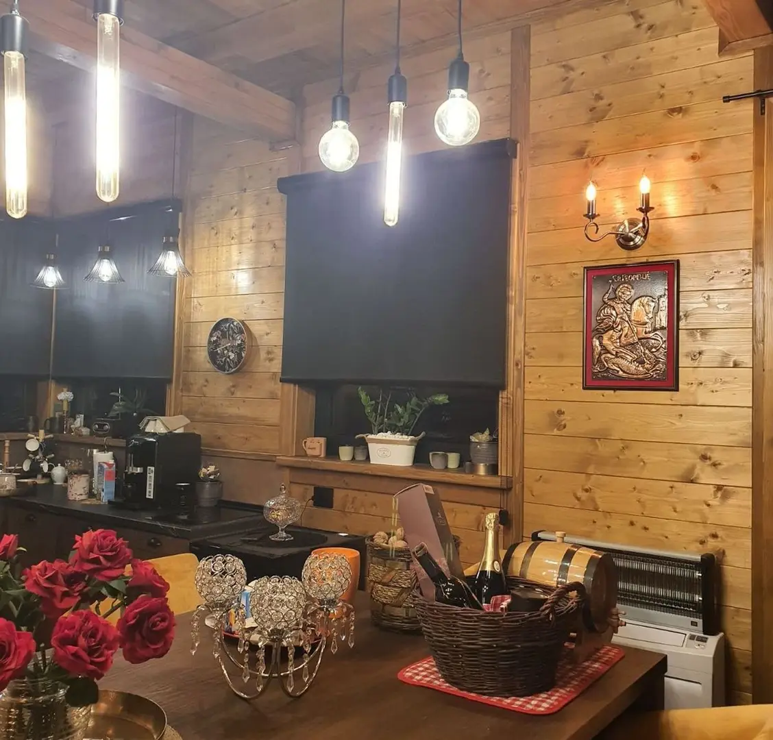 kuca na prodaju Sremska Kamenica 250m2 549723