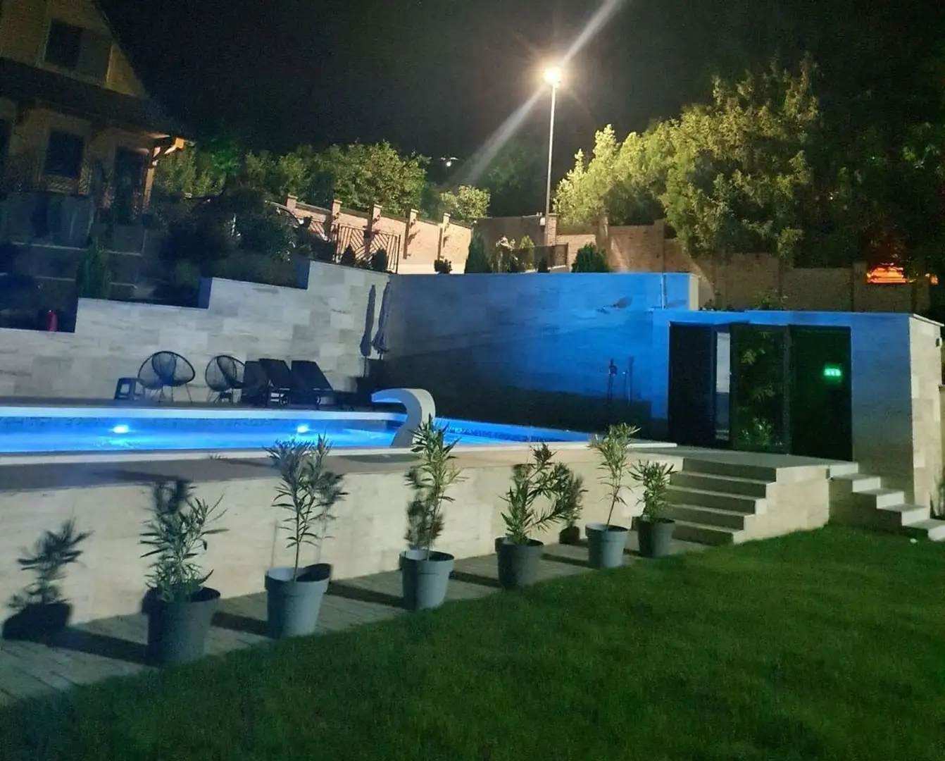 kuca na prodaju Sremska Kamenica 250m2 549723