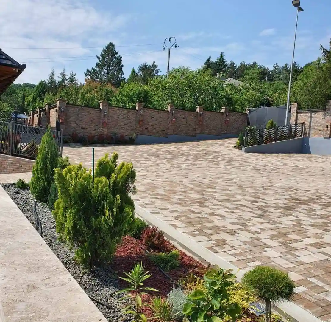 kuca na prodaju Sremska Kamenica 250m2 549723