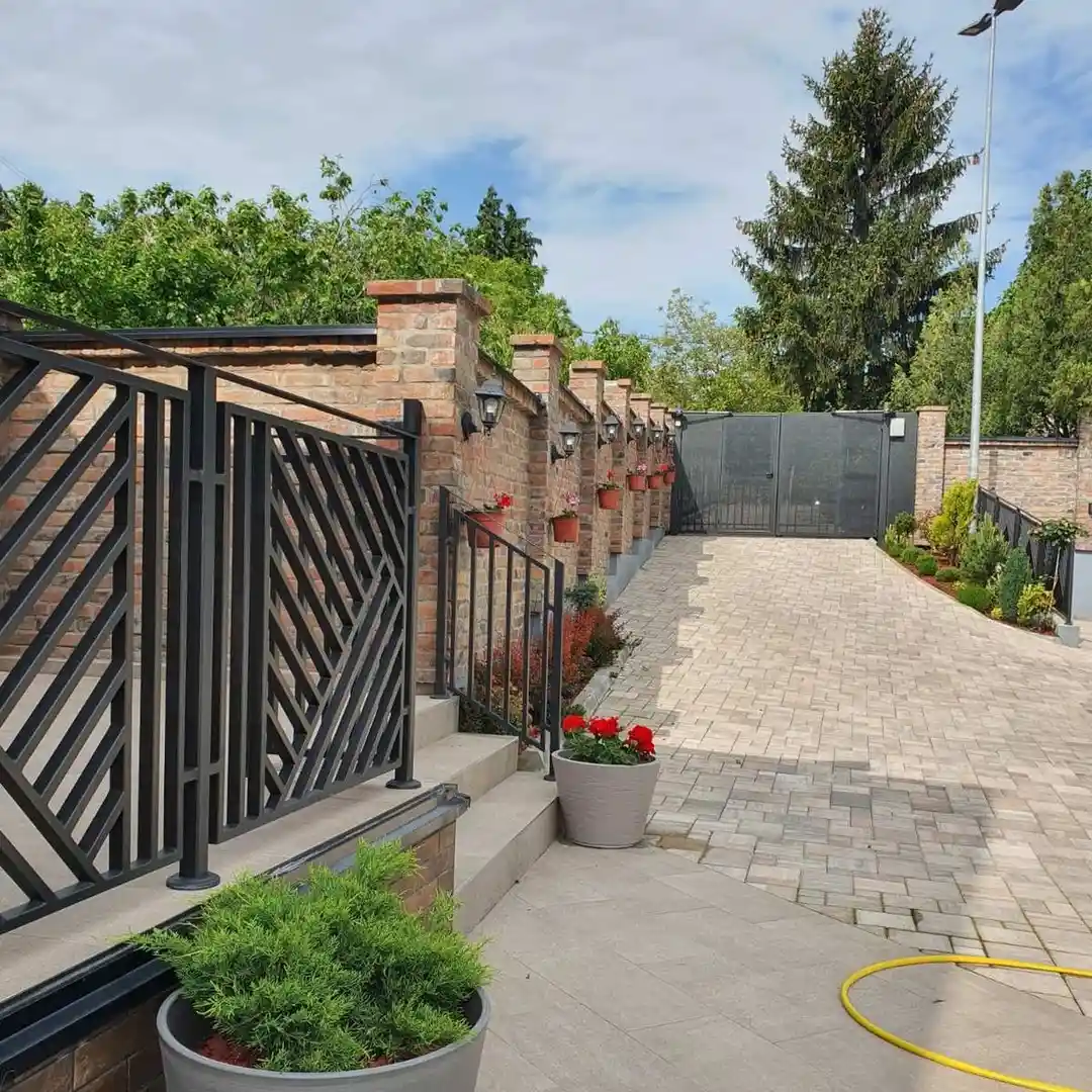 kuca na prodaju Sremska Kamenica 250m2 549723