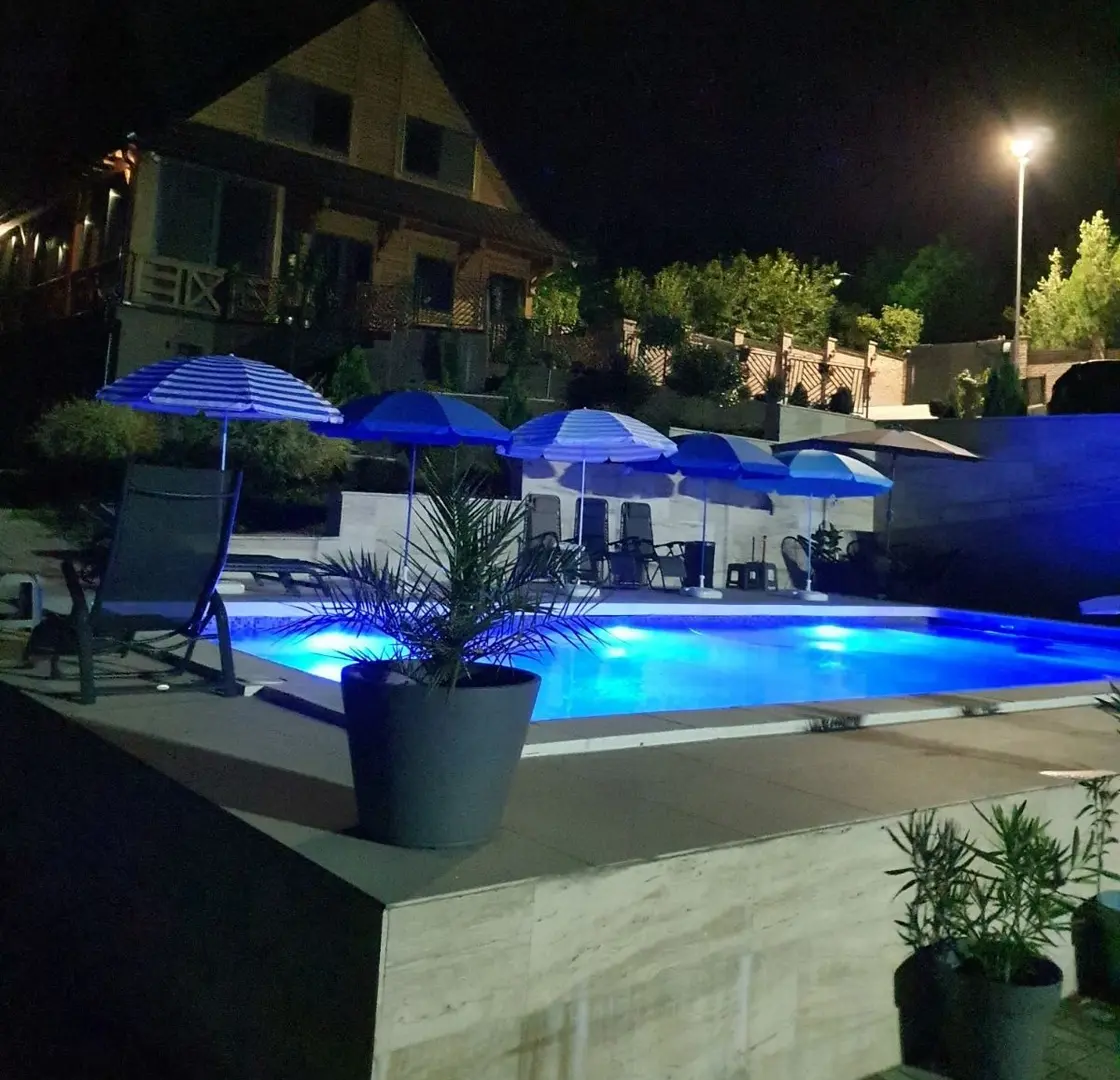 kuca na prodaju Sremska Kamenica 250m2 549723