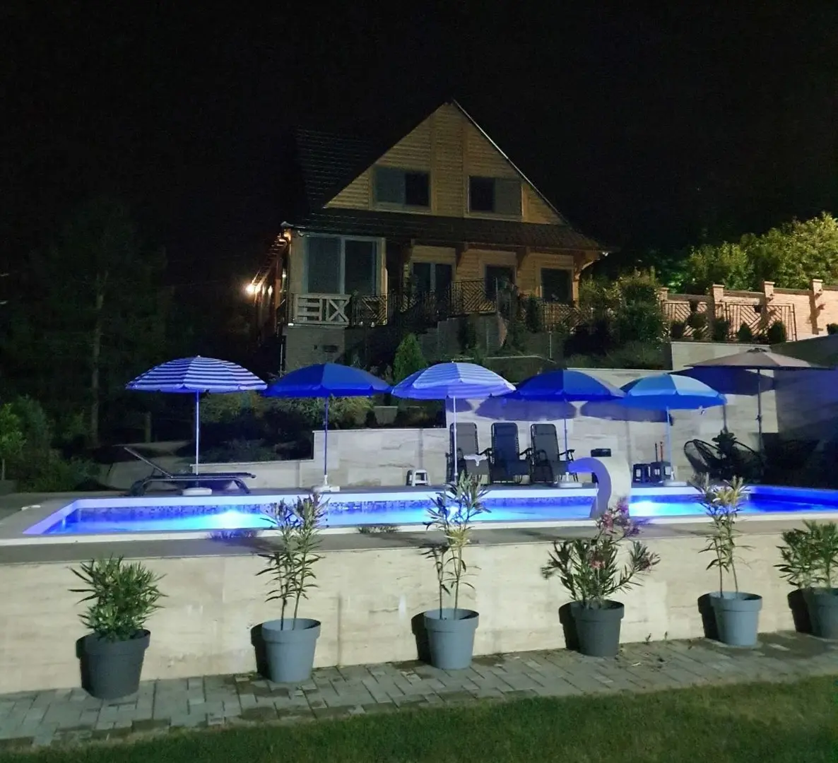kuca na prodaju Sremska Kamenica 250m2 549723