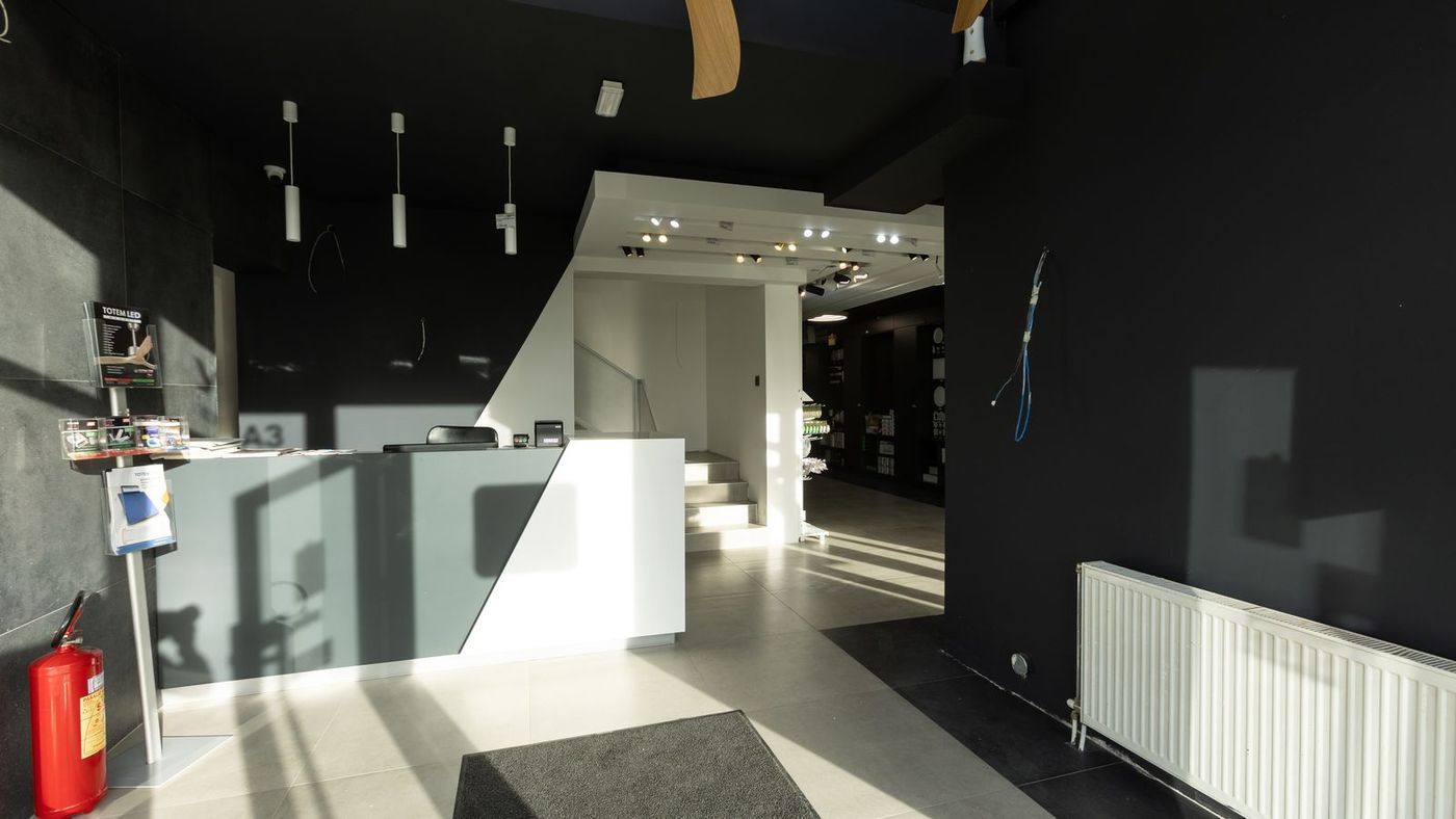 lokal na prodaju Novi Sad 226m2 519735