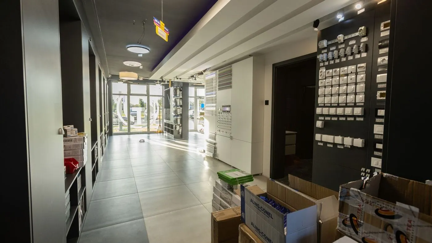 lokal na prodaju Novi Sad 226m2 519735