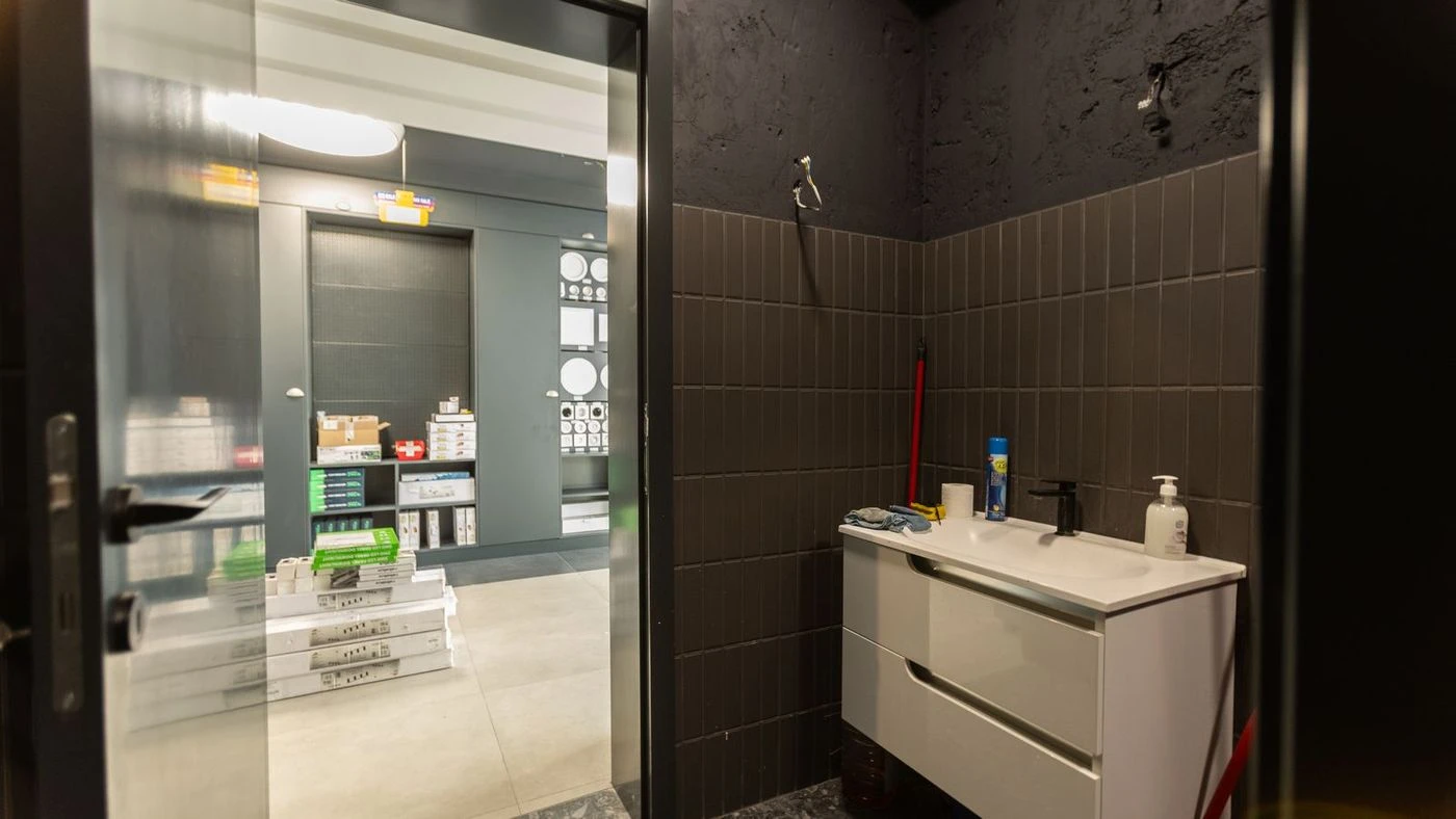 lokal na prodaju Novi Sad 226m2 519735