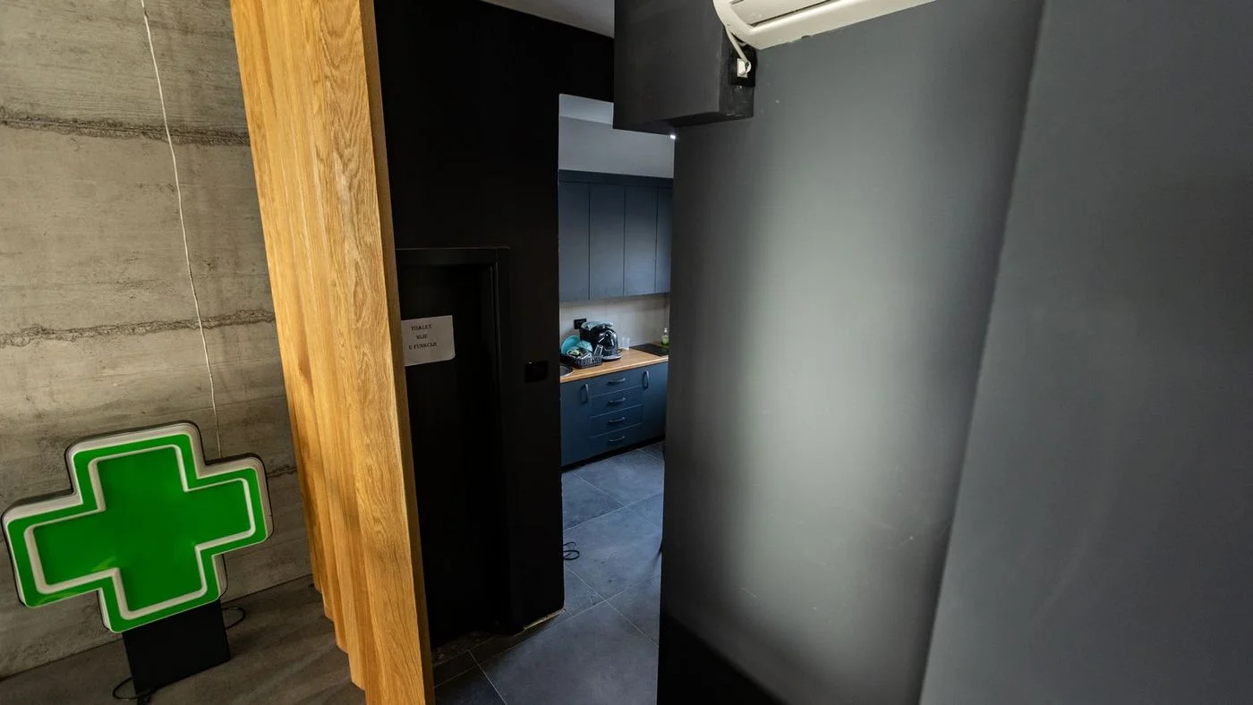 lokal na prodaju Novi Sad 226m2 519735