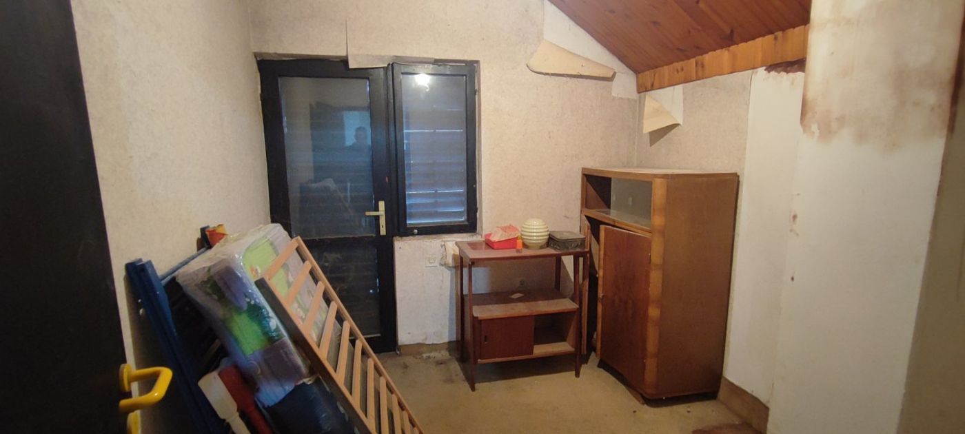 kuca na prodaju Petrovaradin 200m2 521078