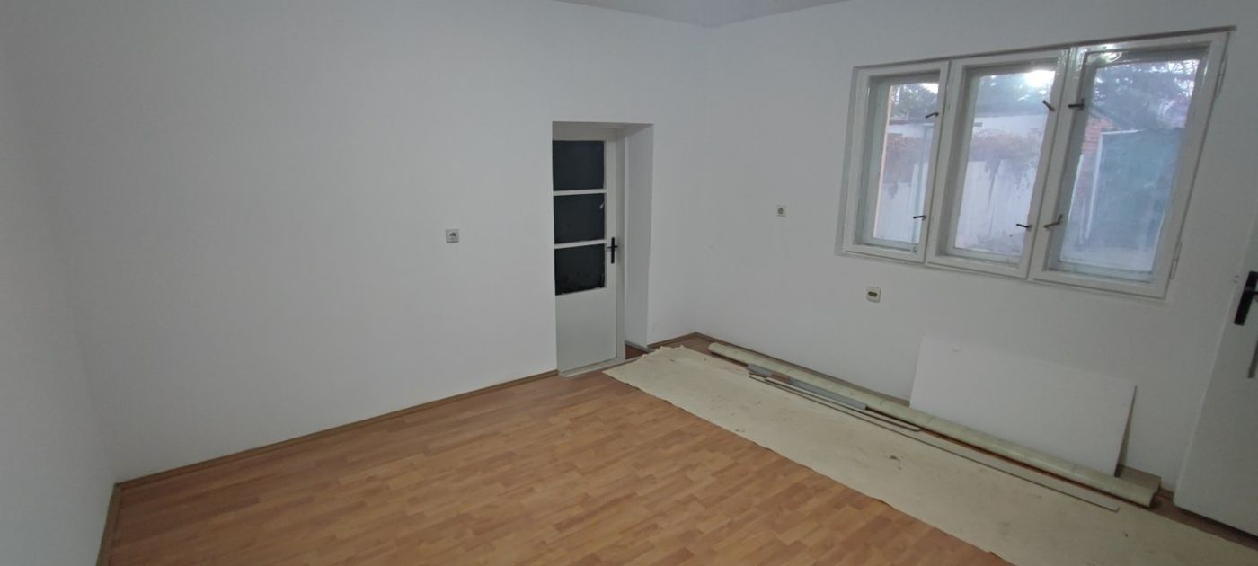kuca na prodaju Petrovaradin 200m2 521078