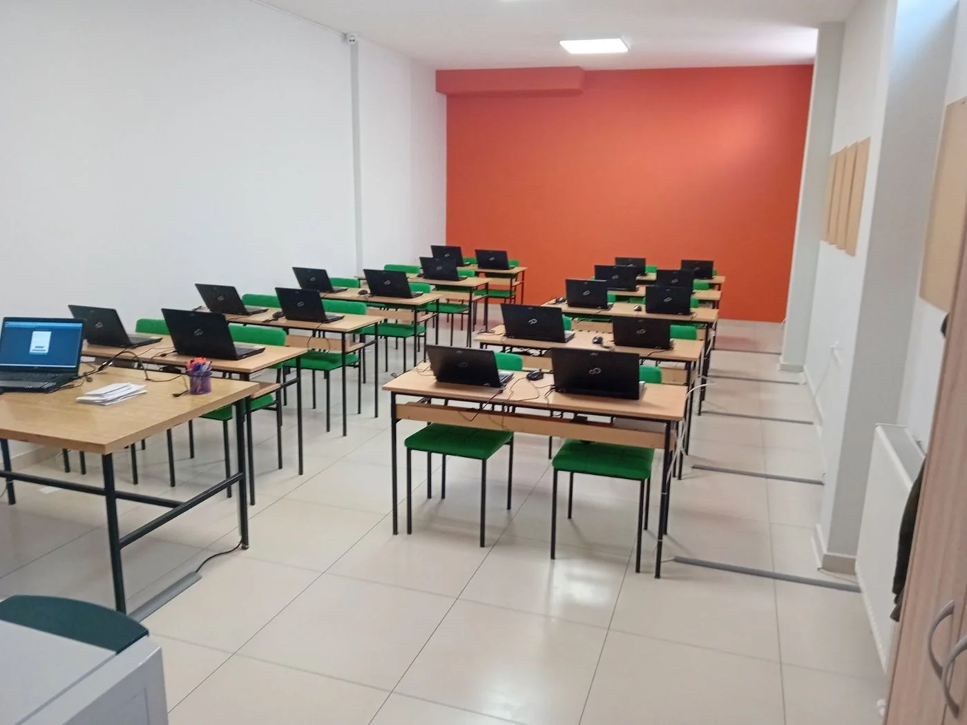 Lokal na prodaju Novi Sad 64m2, 443501