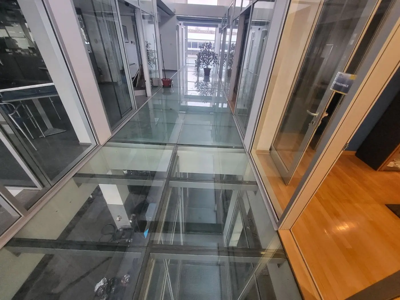 lokal na prodaju Novi Sad 1219m2 522595
