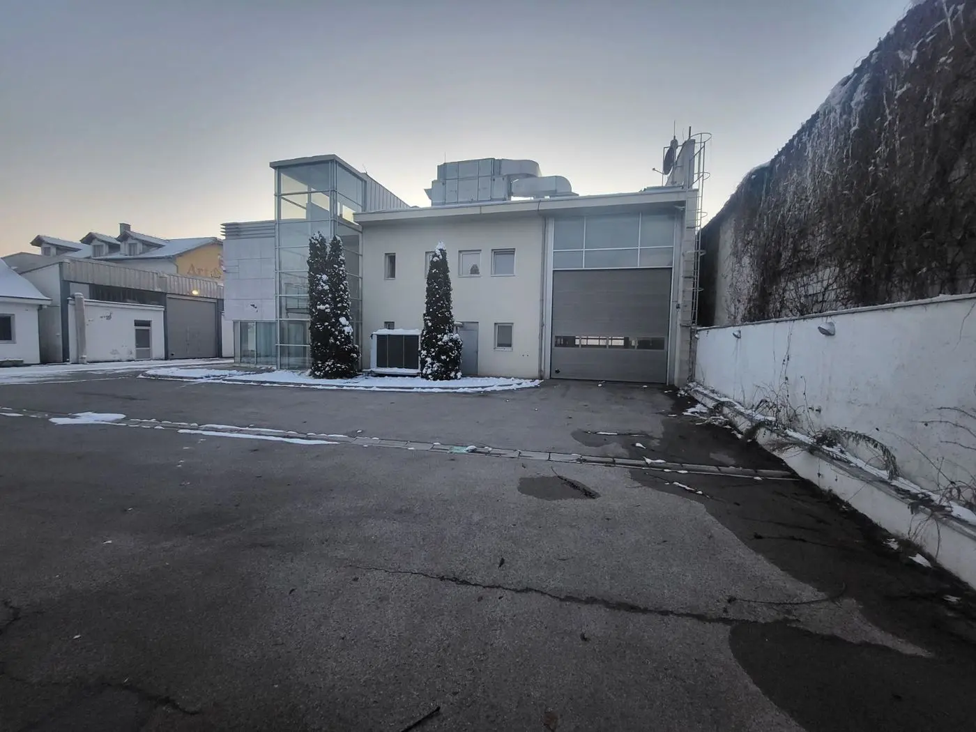 lokal na prodaju Novi Sad 1219m2 522595