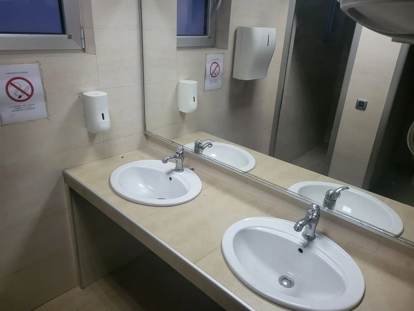 lokal na prodaju Novi Sad 1219m2 522595
