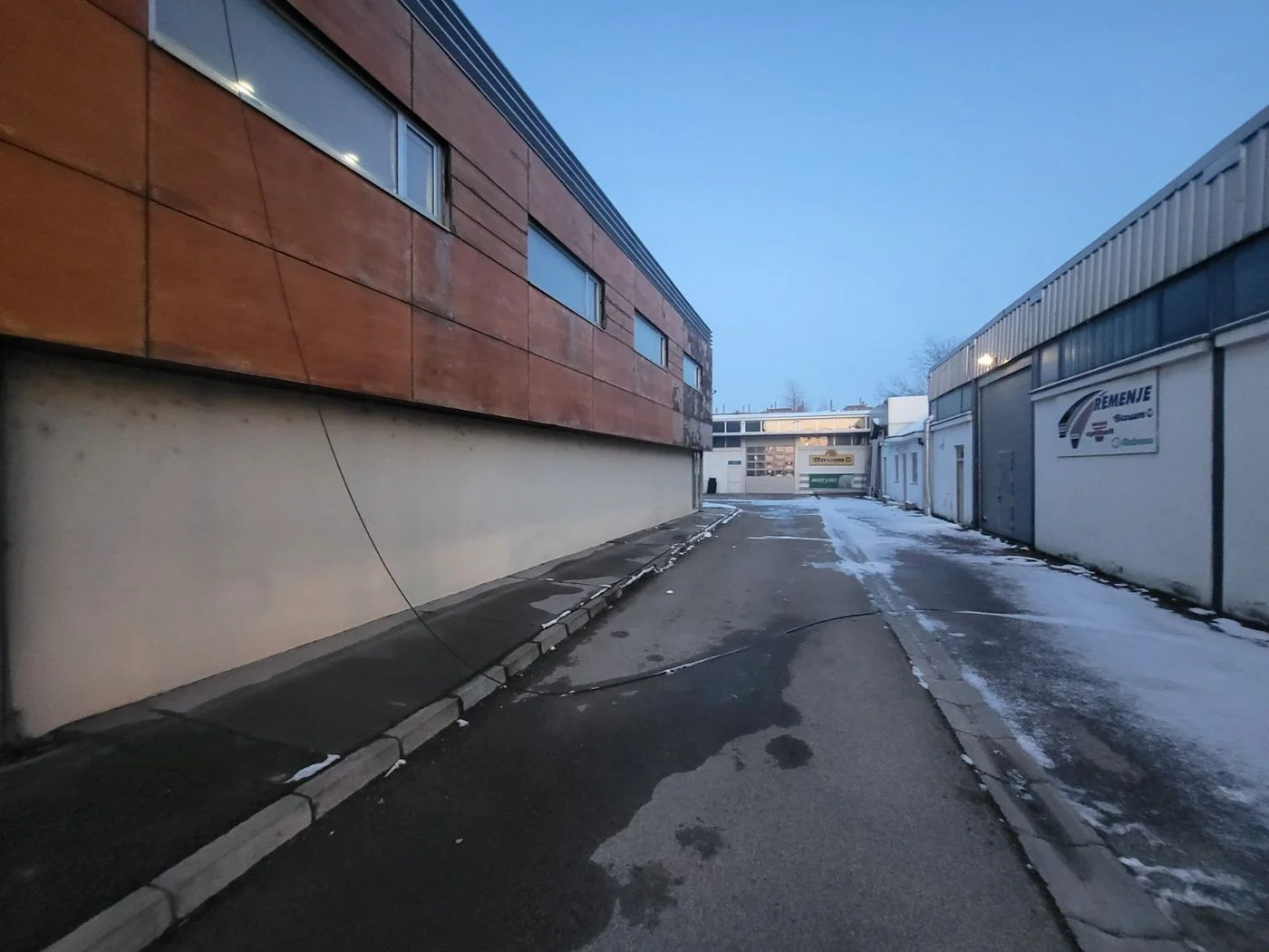 lokal na prodaju Novi Sad 1219m2 522595
