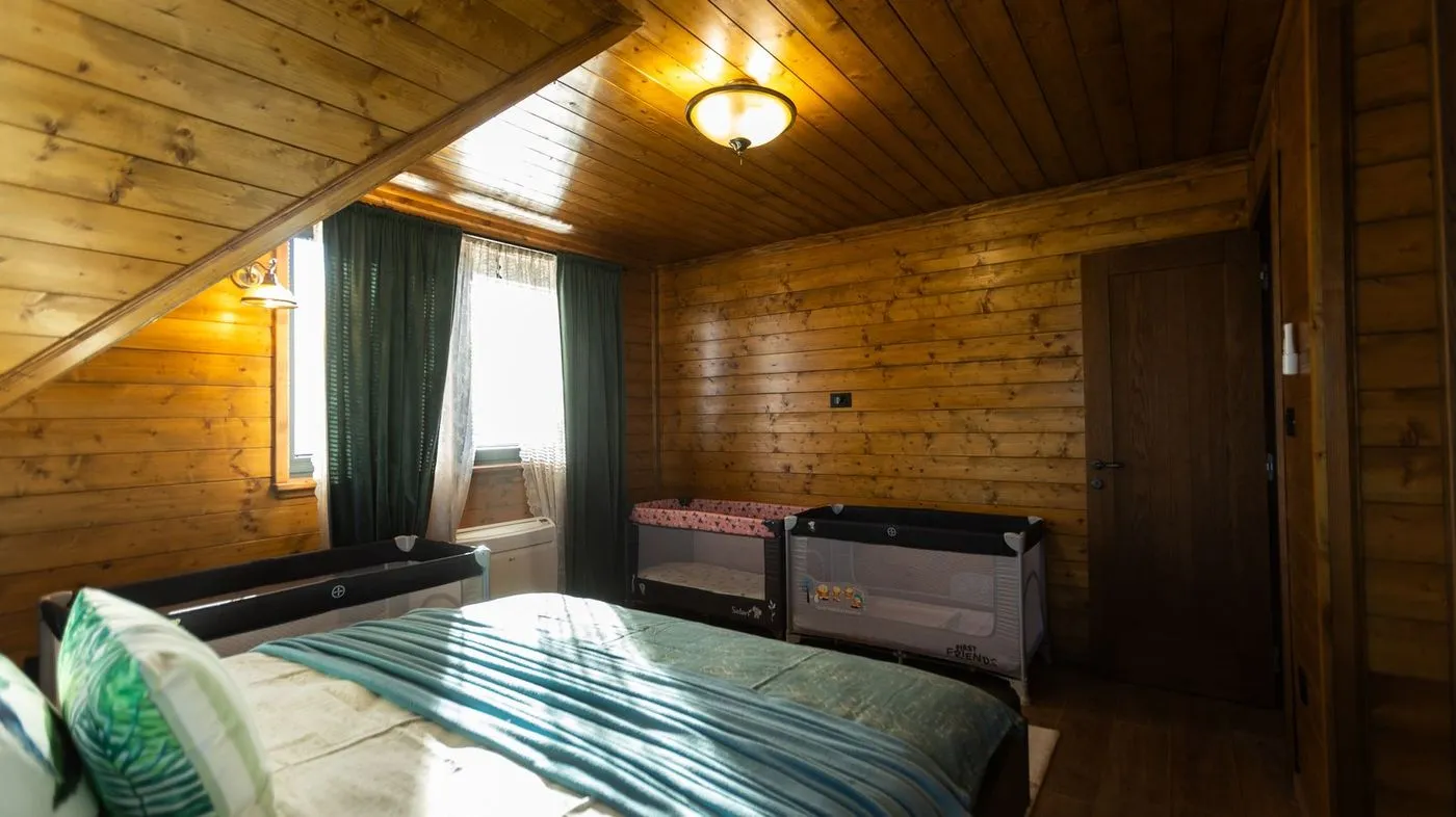 kuca na prodaju Sremska Kamenica 250m2 549723
