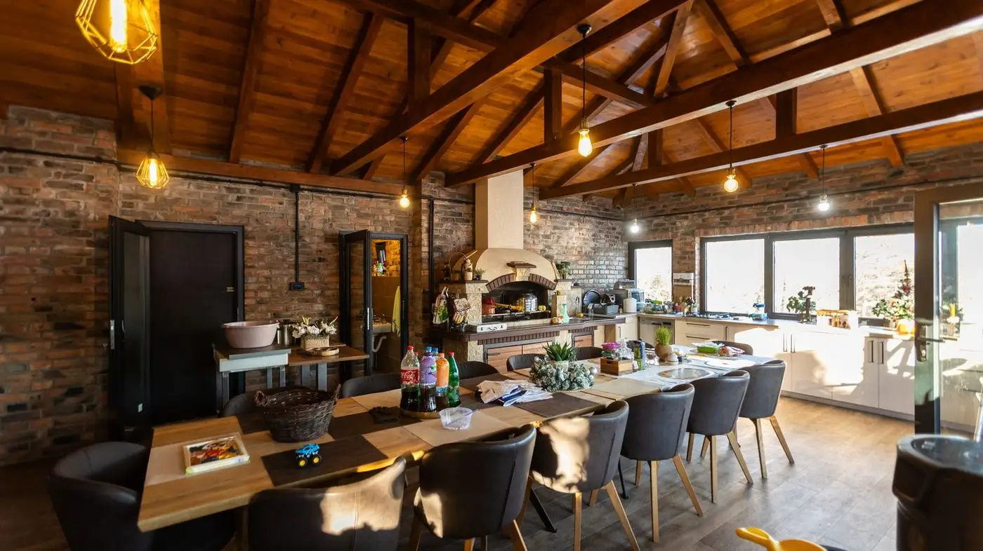 kuca na prodaju Sremska Kamenica 250m2 549723