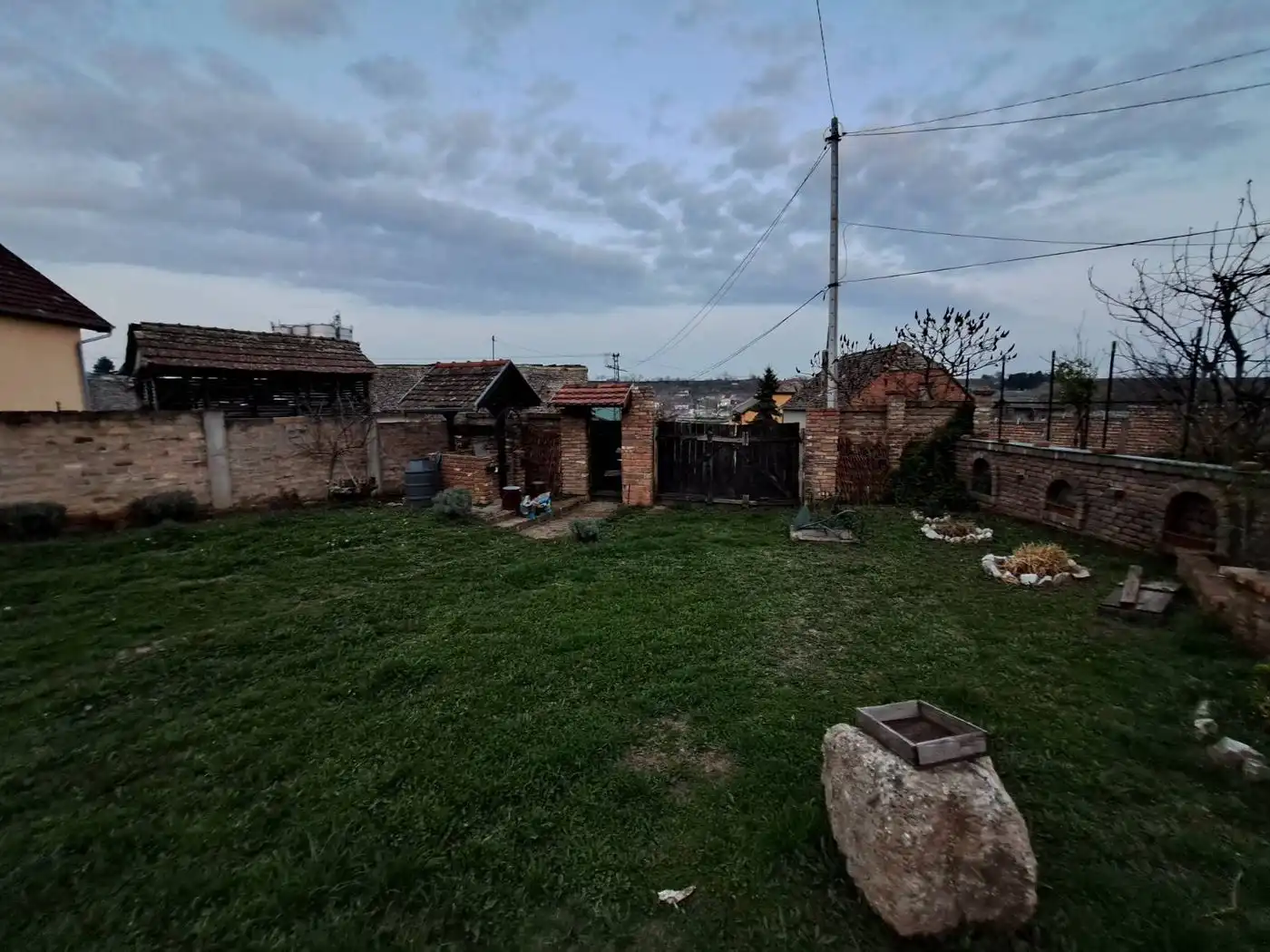 kuca na prodaju Irig, 70m2 525752