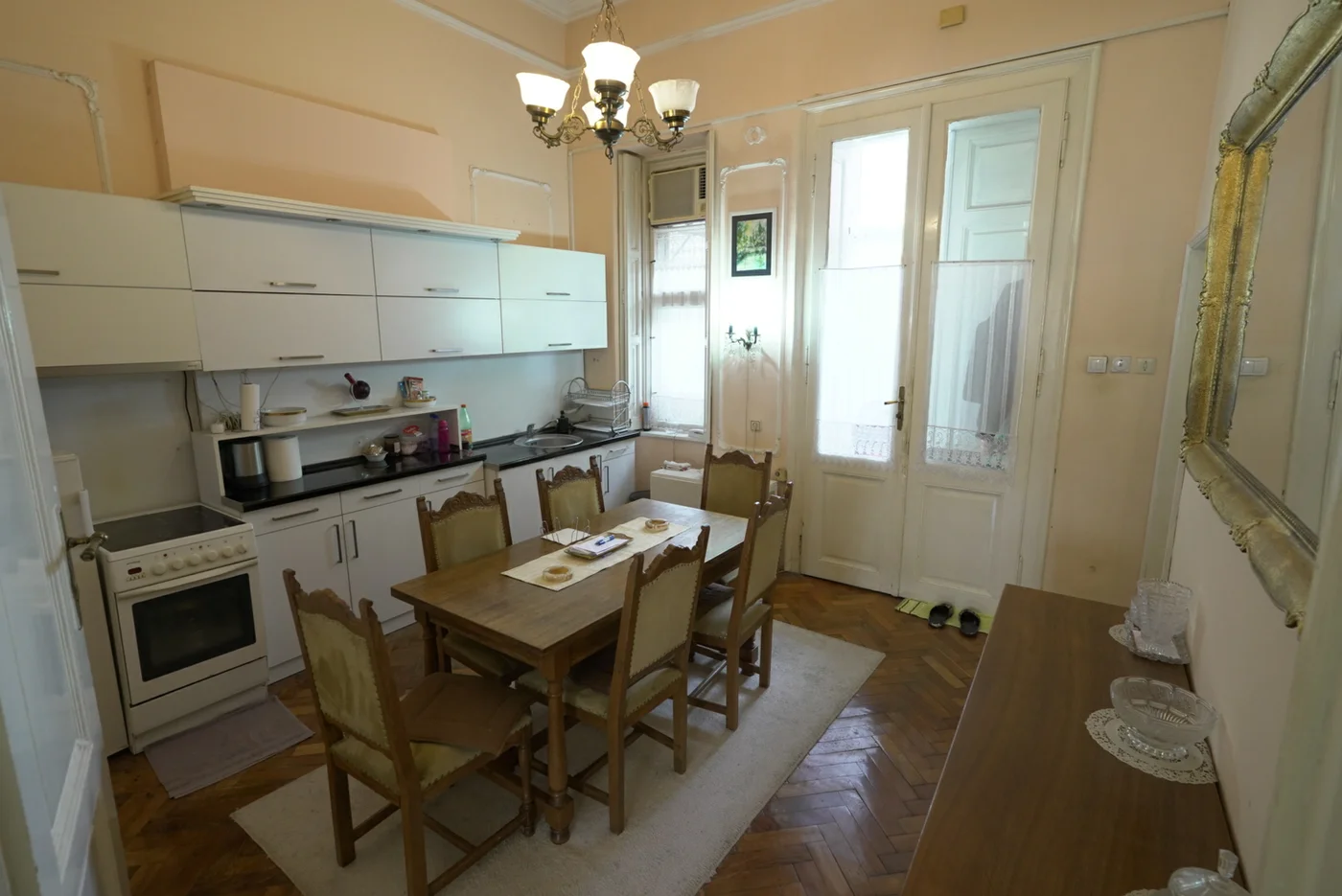 stan na prodaju Novi Sad 250m2 523854