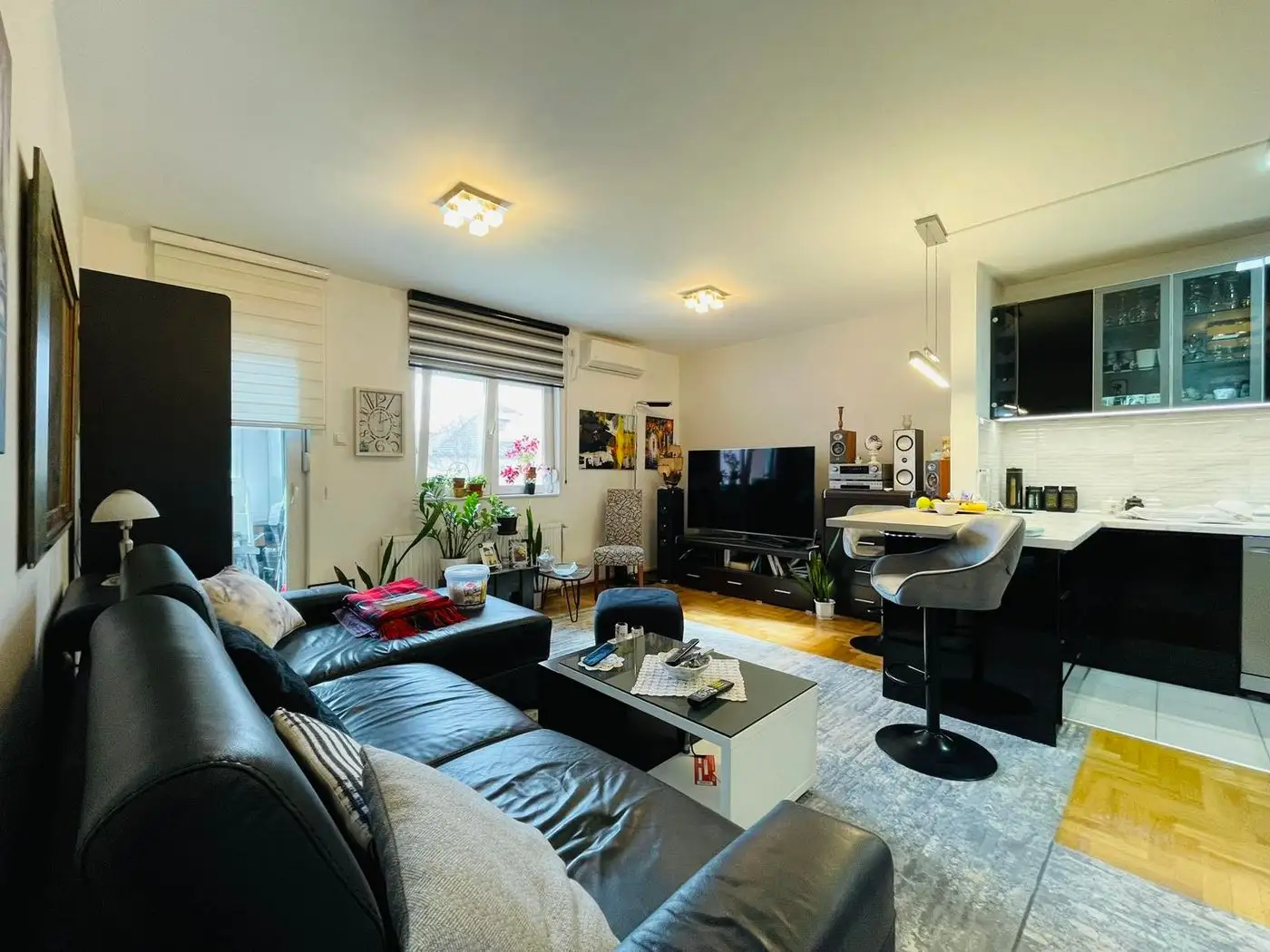 stan na prodaju Novi Sad, 52m2 526105