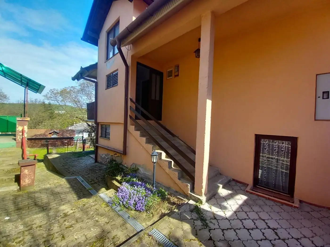 kuca na prodaju Vrdnik 98m2 526916