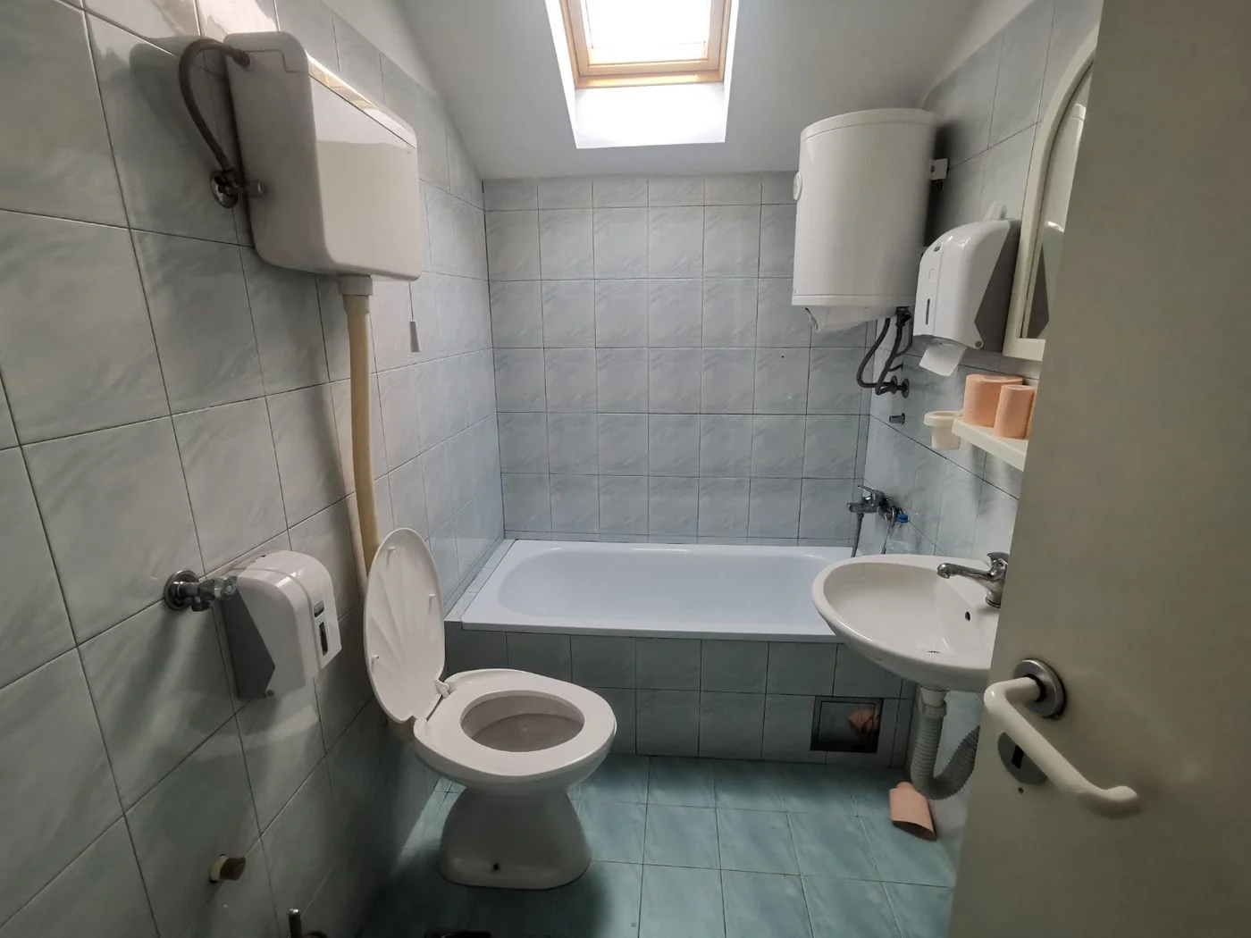 lokal za izdavanje Novi Sad 63m2 10111
