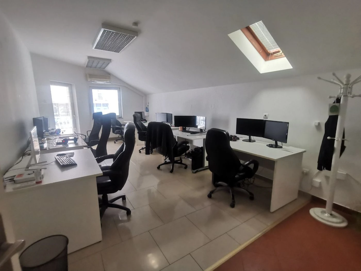 lokal za izdavanje Novi Sad 63m2 10111
