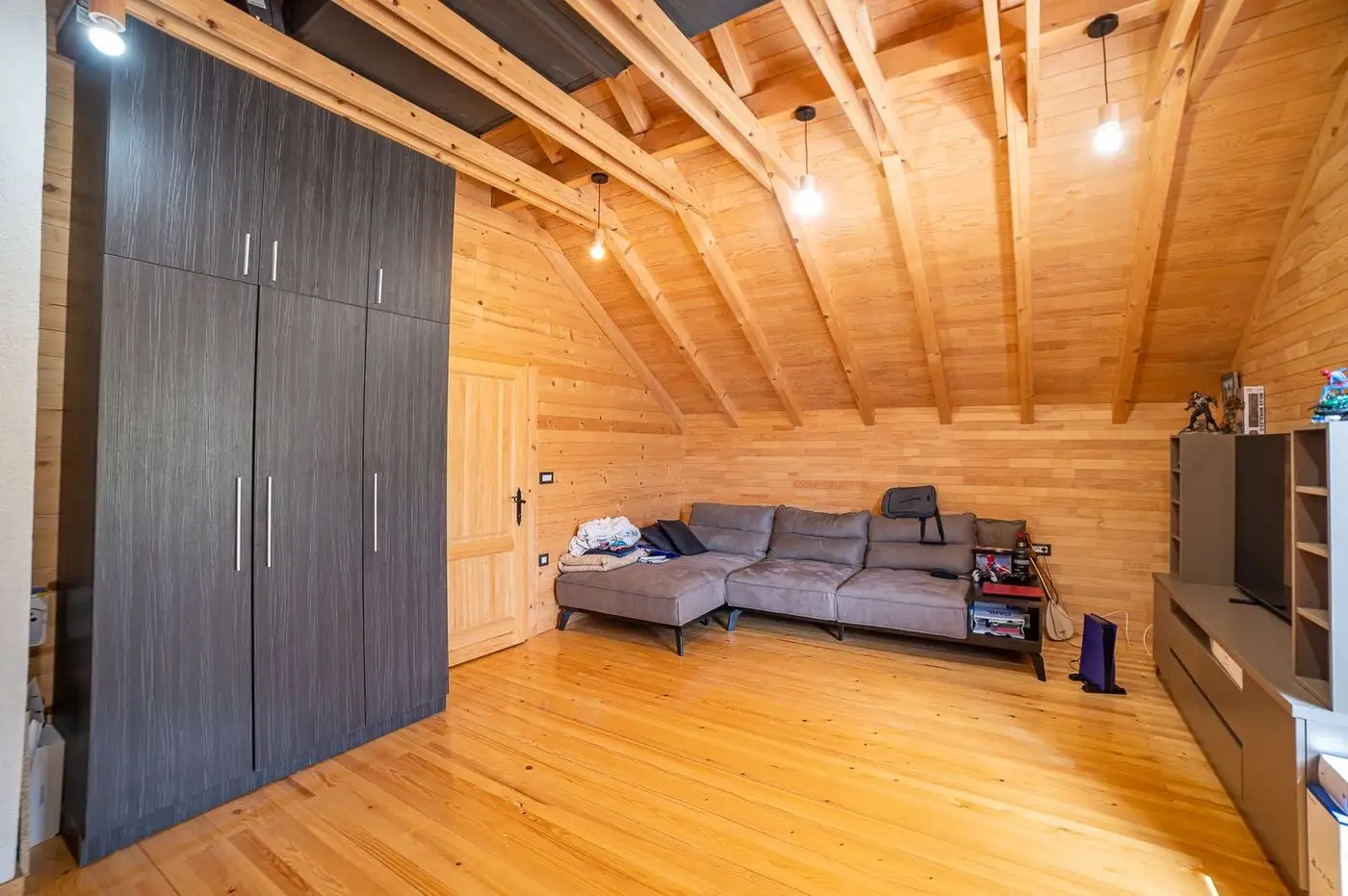 kuca na prodaju Sremska Kamenica 290m2 551063