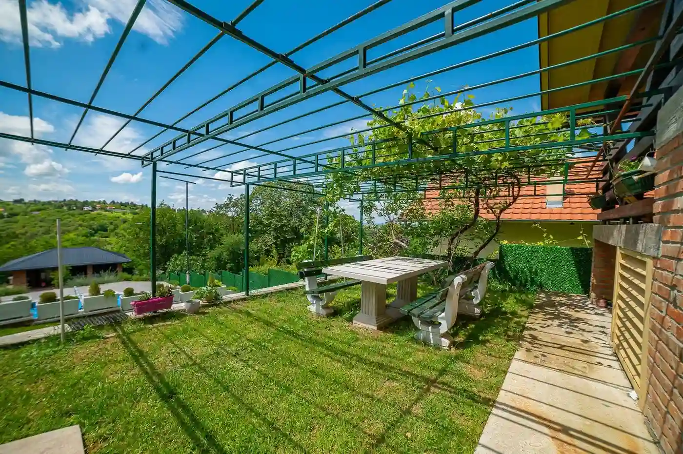 kuca na prodaju Sremska Kamenica 290m2 551063