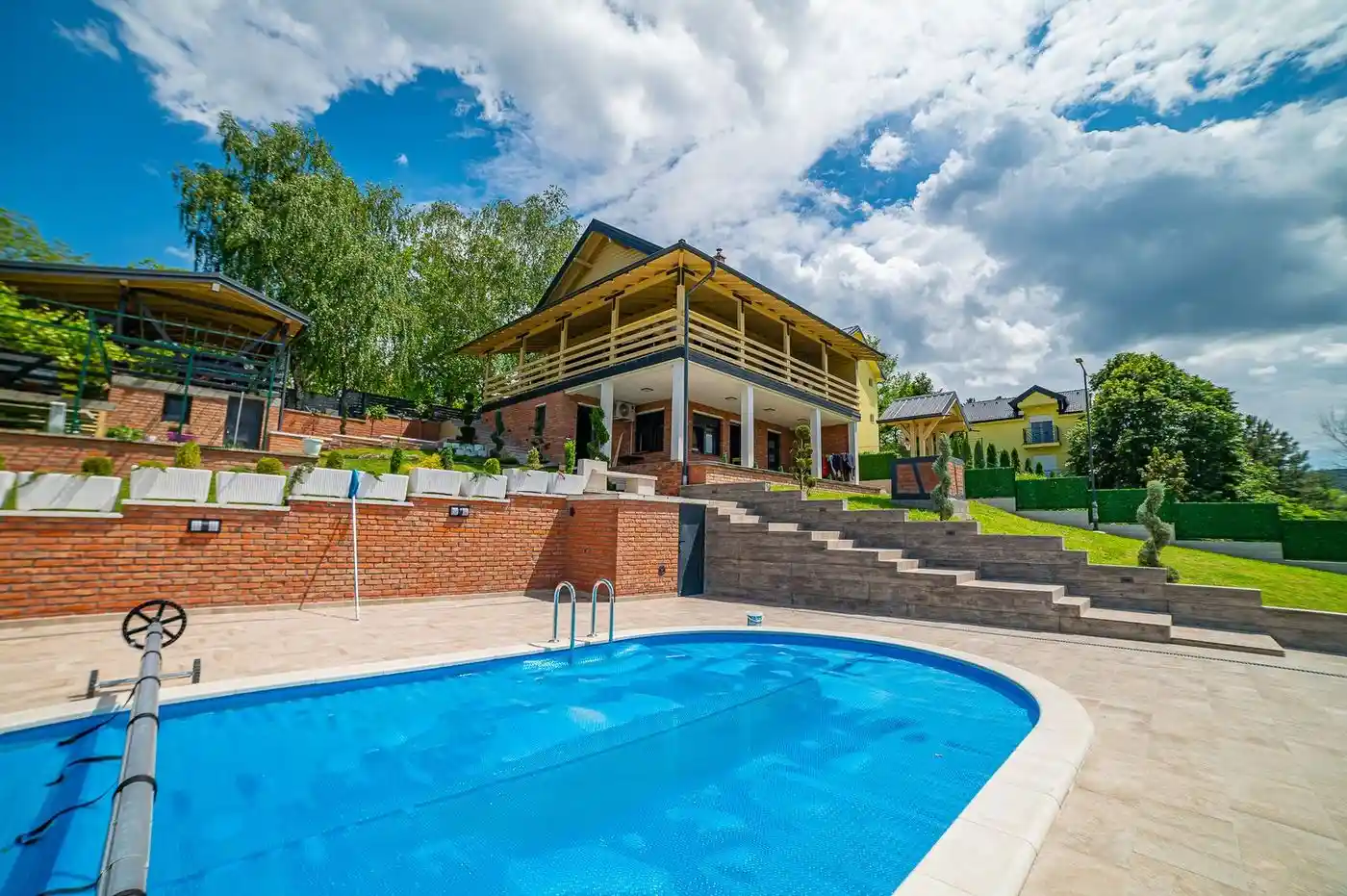 kuca na prodaju Sremska Kamenica, 290m2 551063