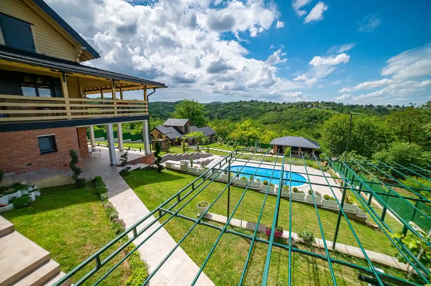 kuca na prodaju Sremska Kamenica 290m2 551063