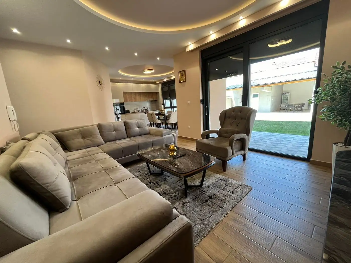 kuca na prodaju Novi Sad, 236m2 529969