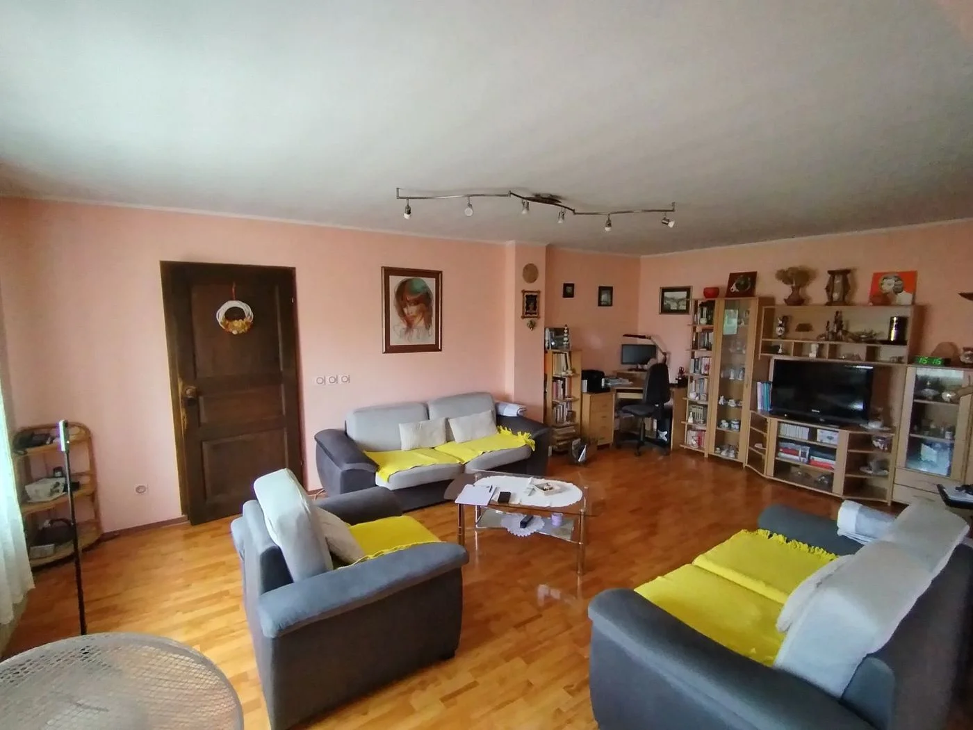 kuca na prodaju Rumenka 213m2 531151
