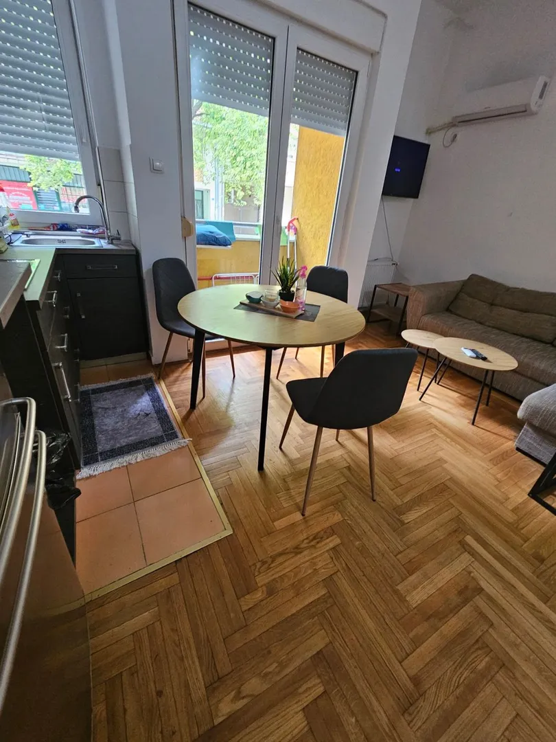 Stan za izdavanje Novi Sad 35m2, 11480
