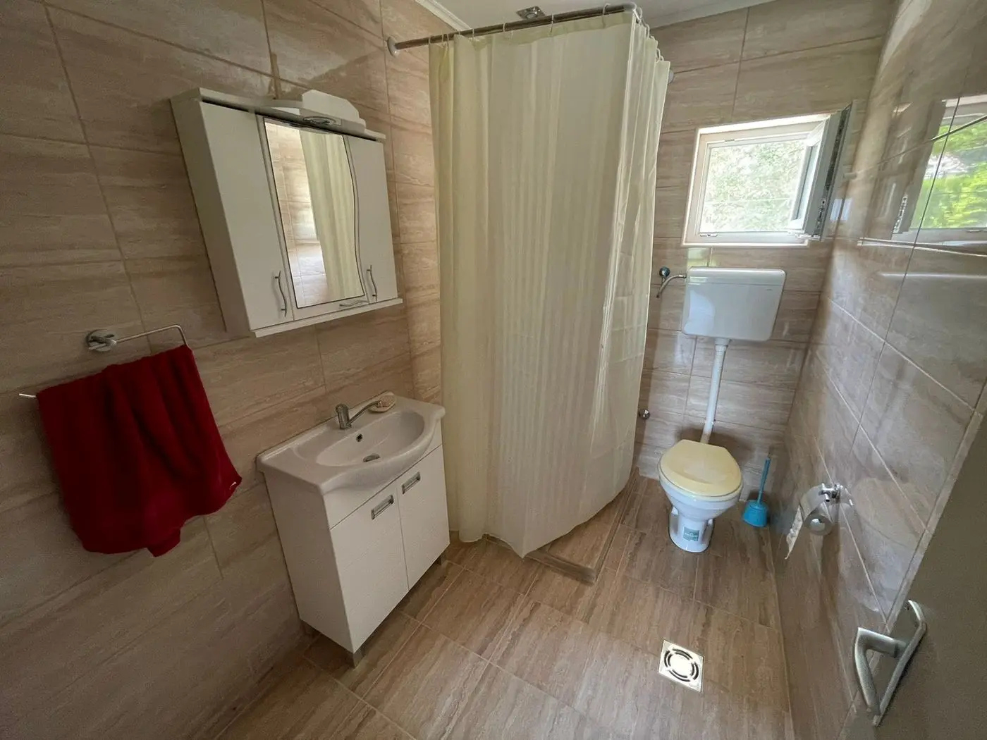 kuca na prodaju Ledinci 120m2 532918