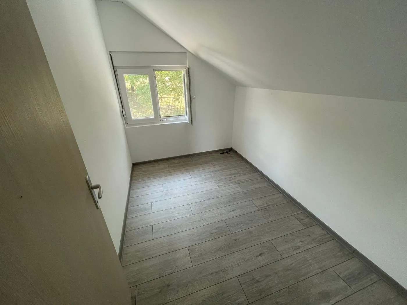 kuca na prodaju Ledinci 120m2 532918