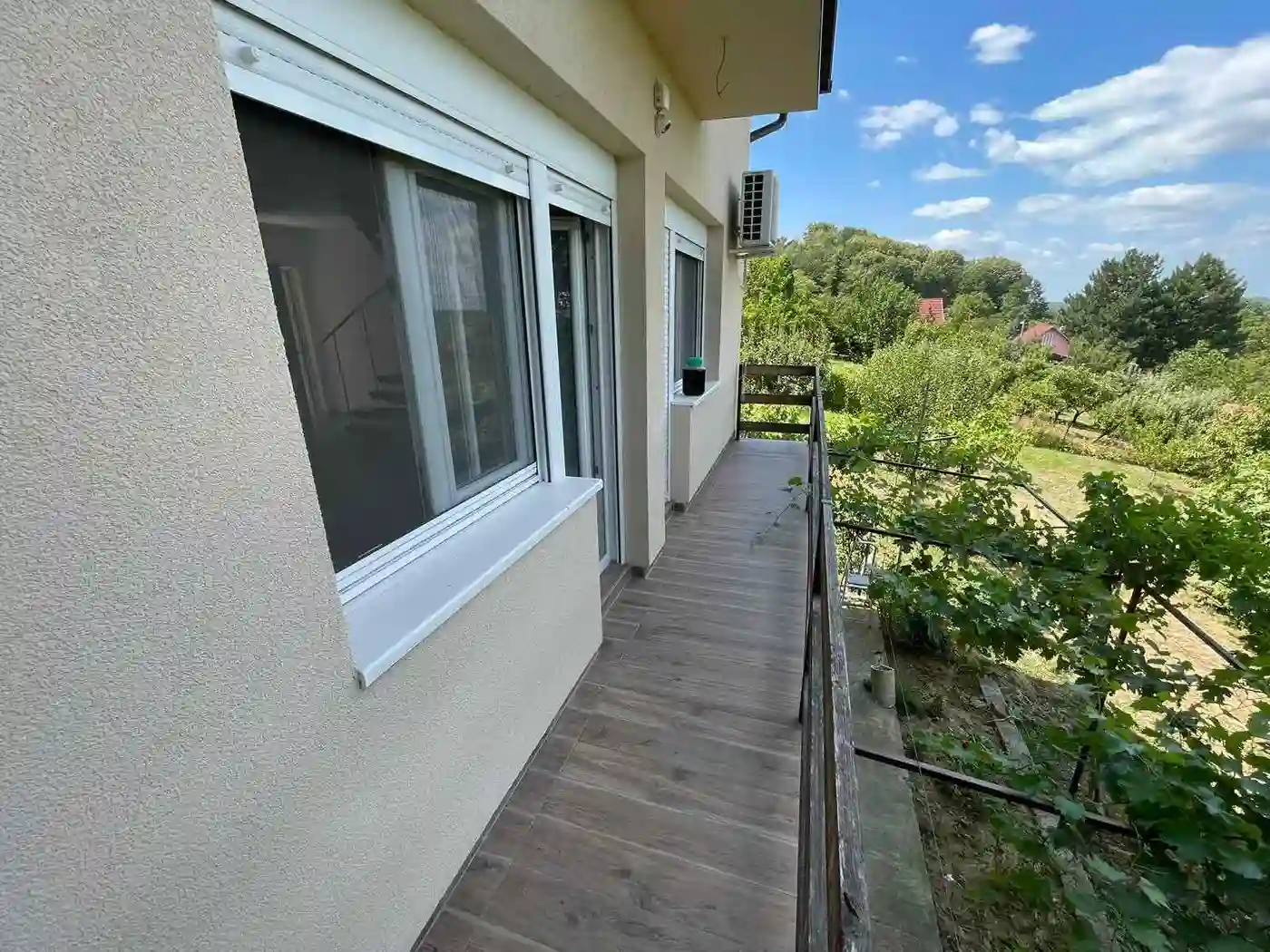 kuca na prodaju Ledinci 120m2 532918