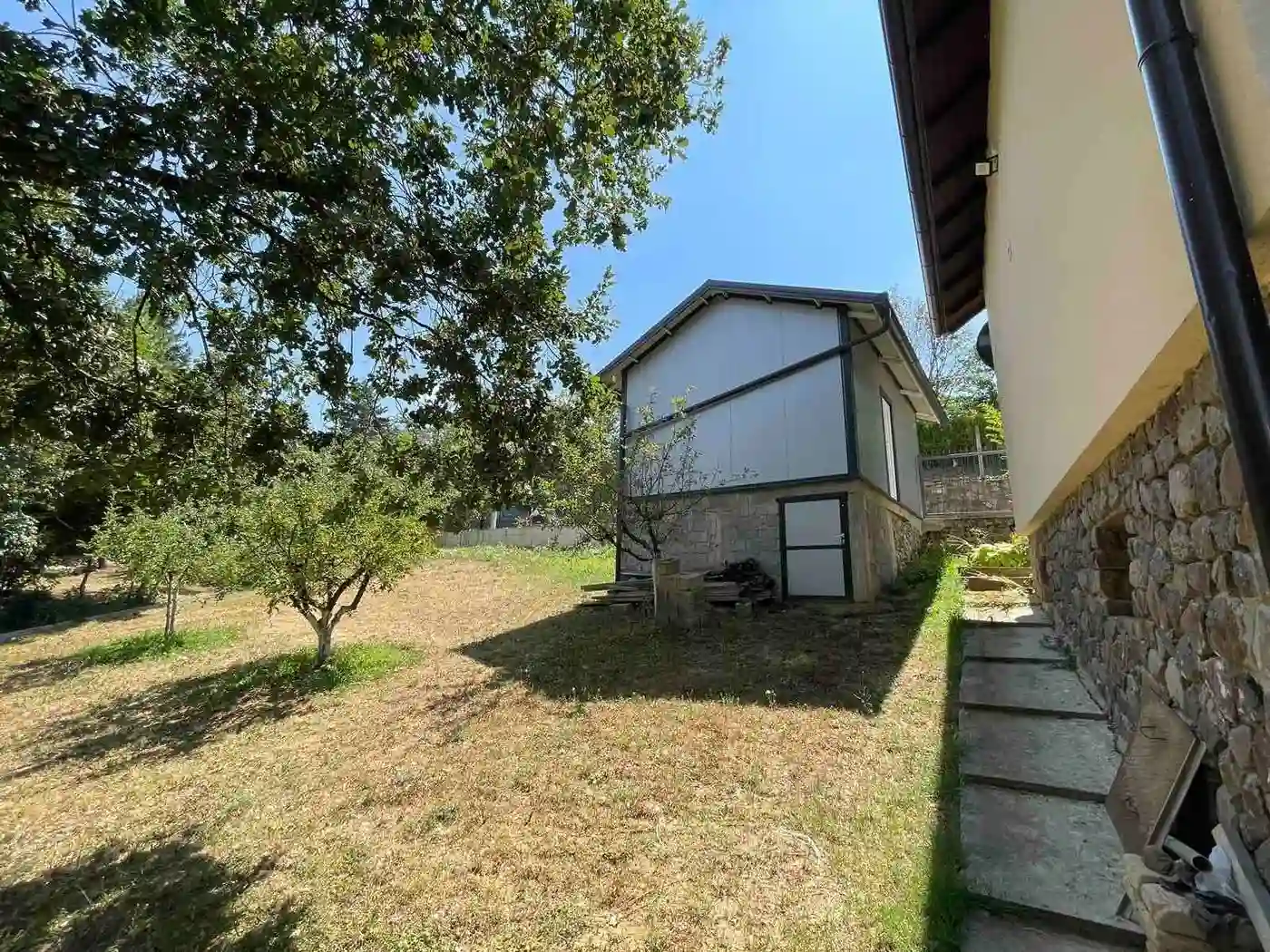 kuca na prodaju Ledinci 120m2 532918
