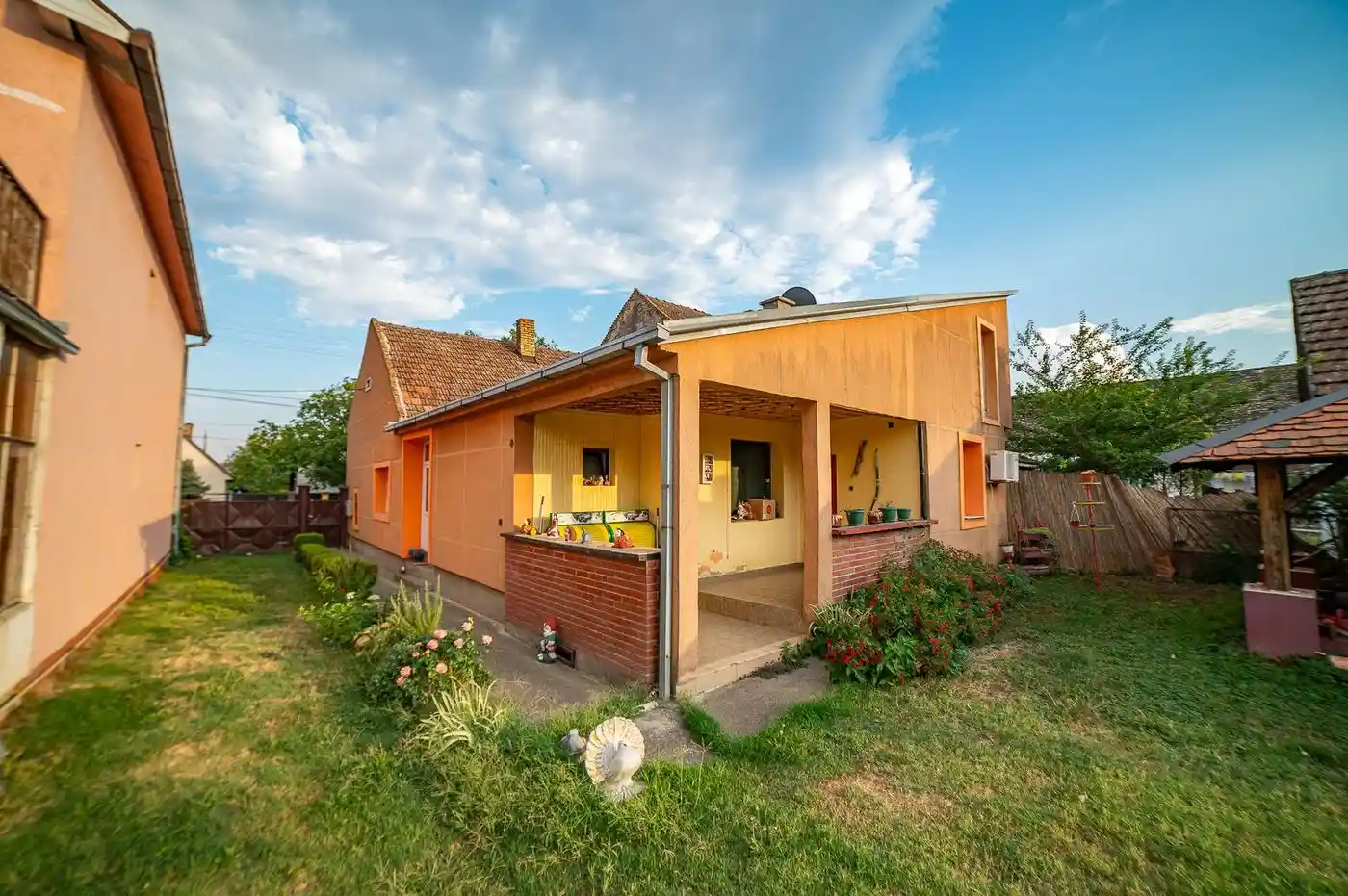 kuca na prodaju Kać 175m2 533584
