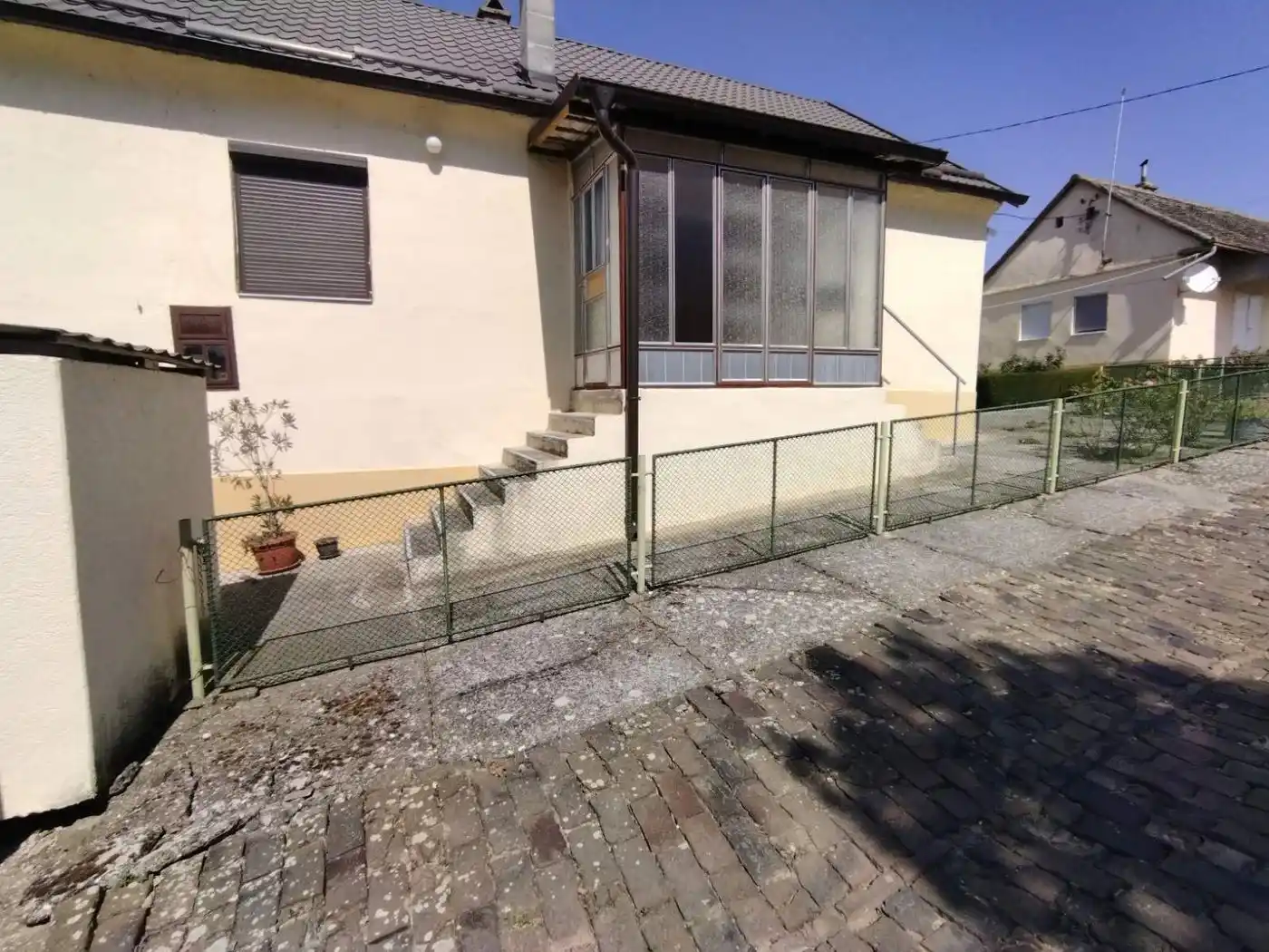 kuca na prodaju Vrdnik 80m2 533772