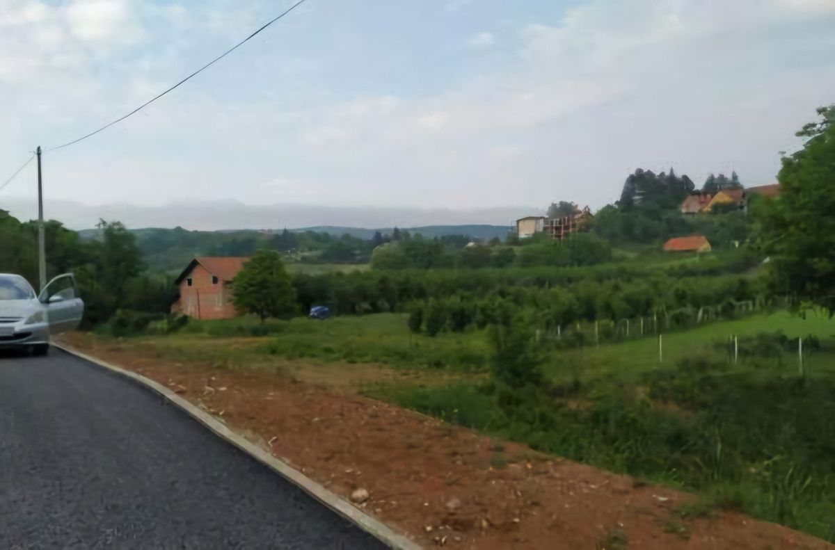 plac na prodaju Vrdnik 599m2 536912
