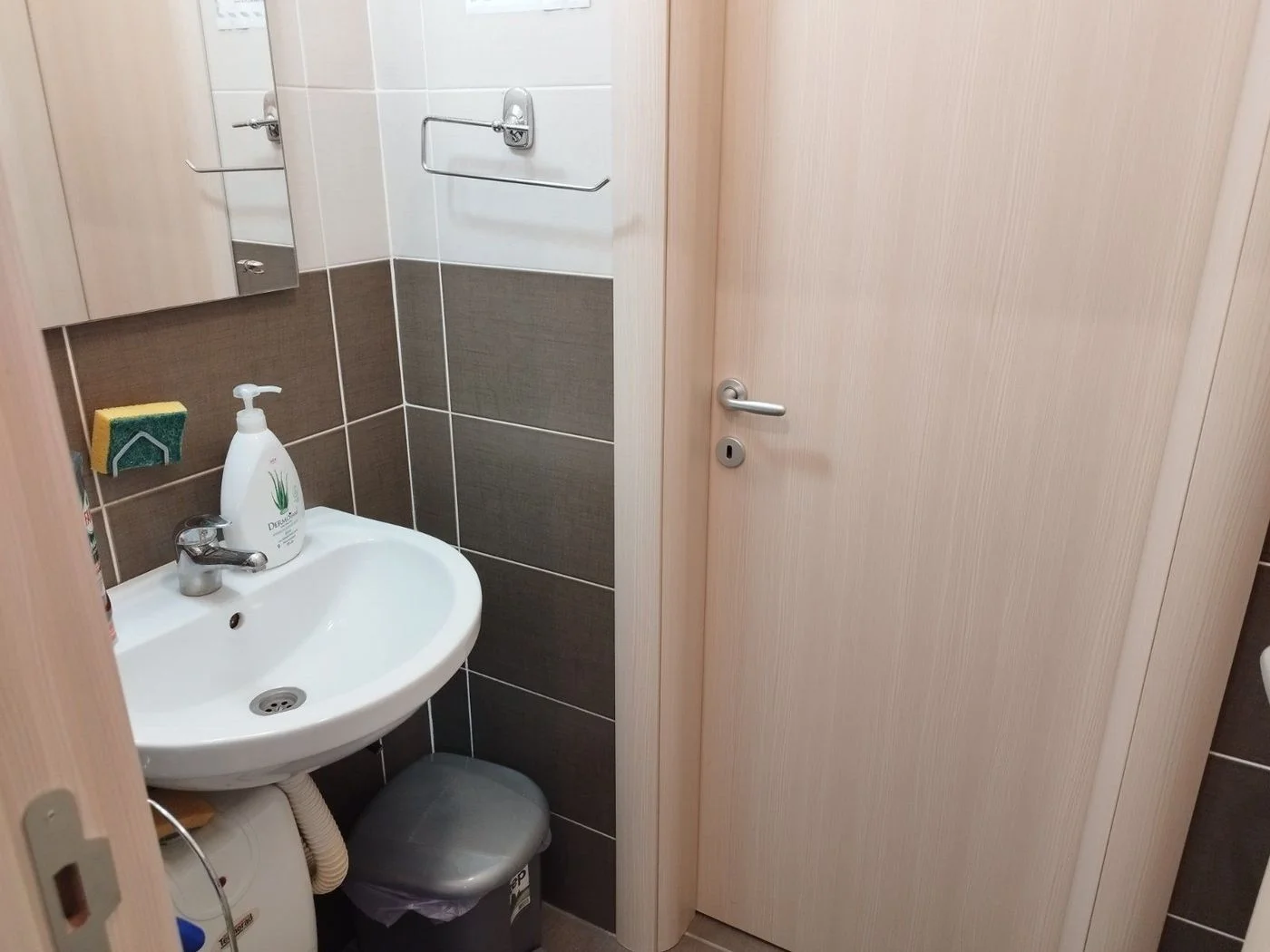 lokal na prodaju Novi Sad 119m2 537477