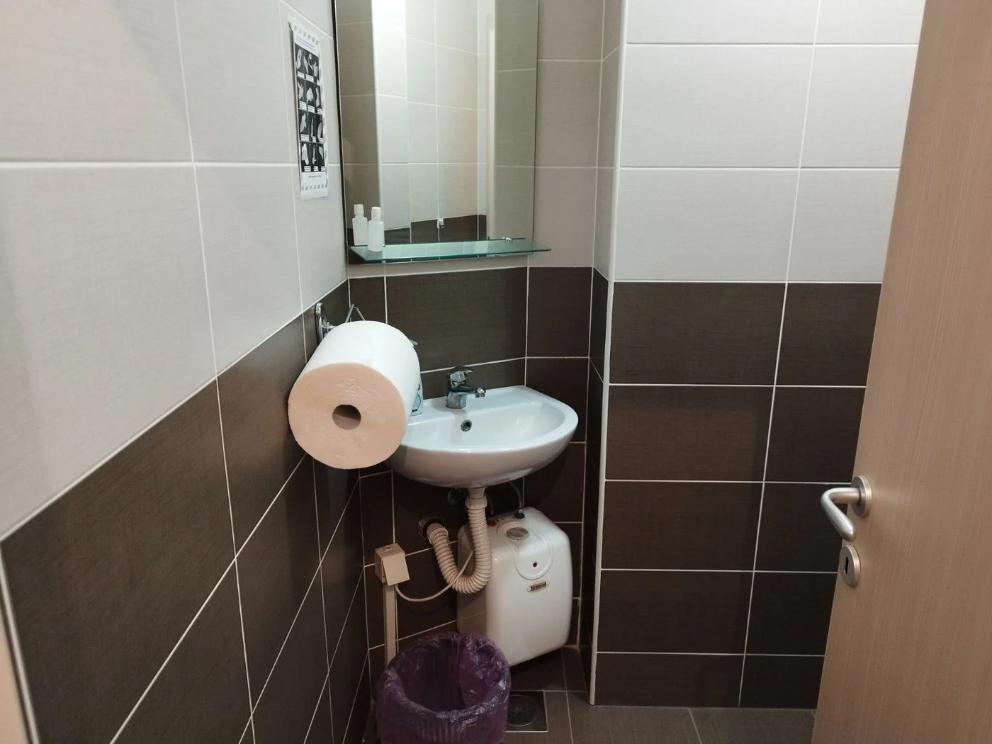 lokal na prodaju Novi Sad 119m2 537477