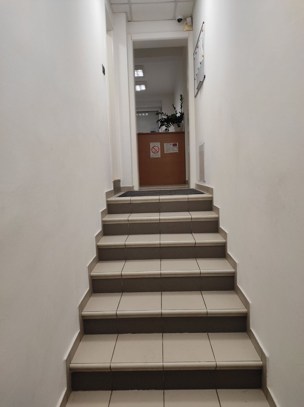 lokal na prodaju Novi Sad 180m2 538451