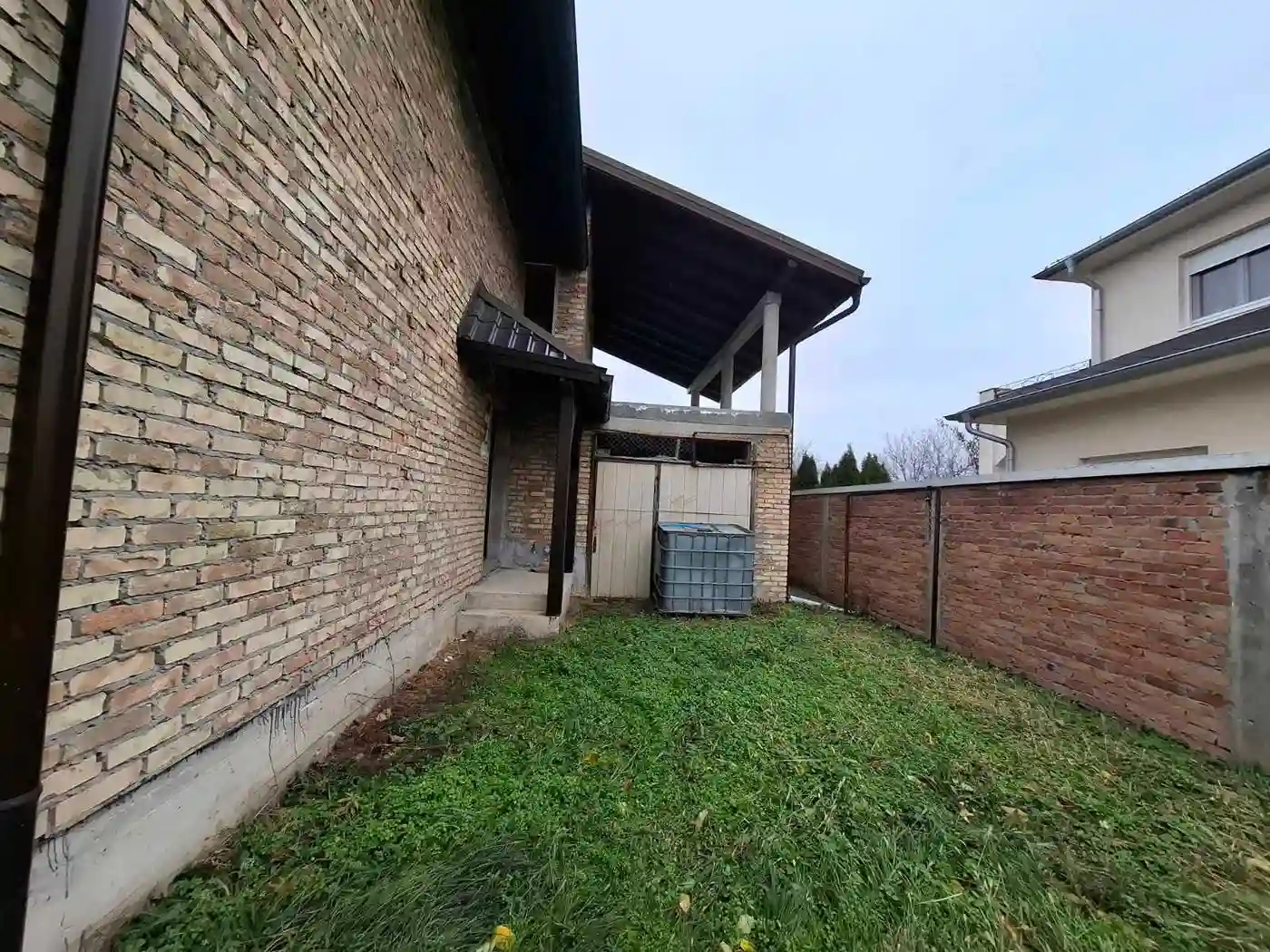kuca na prodaju Petrovaradin 208m2 539042