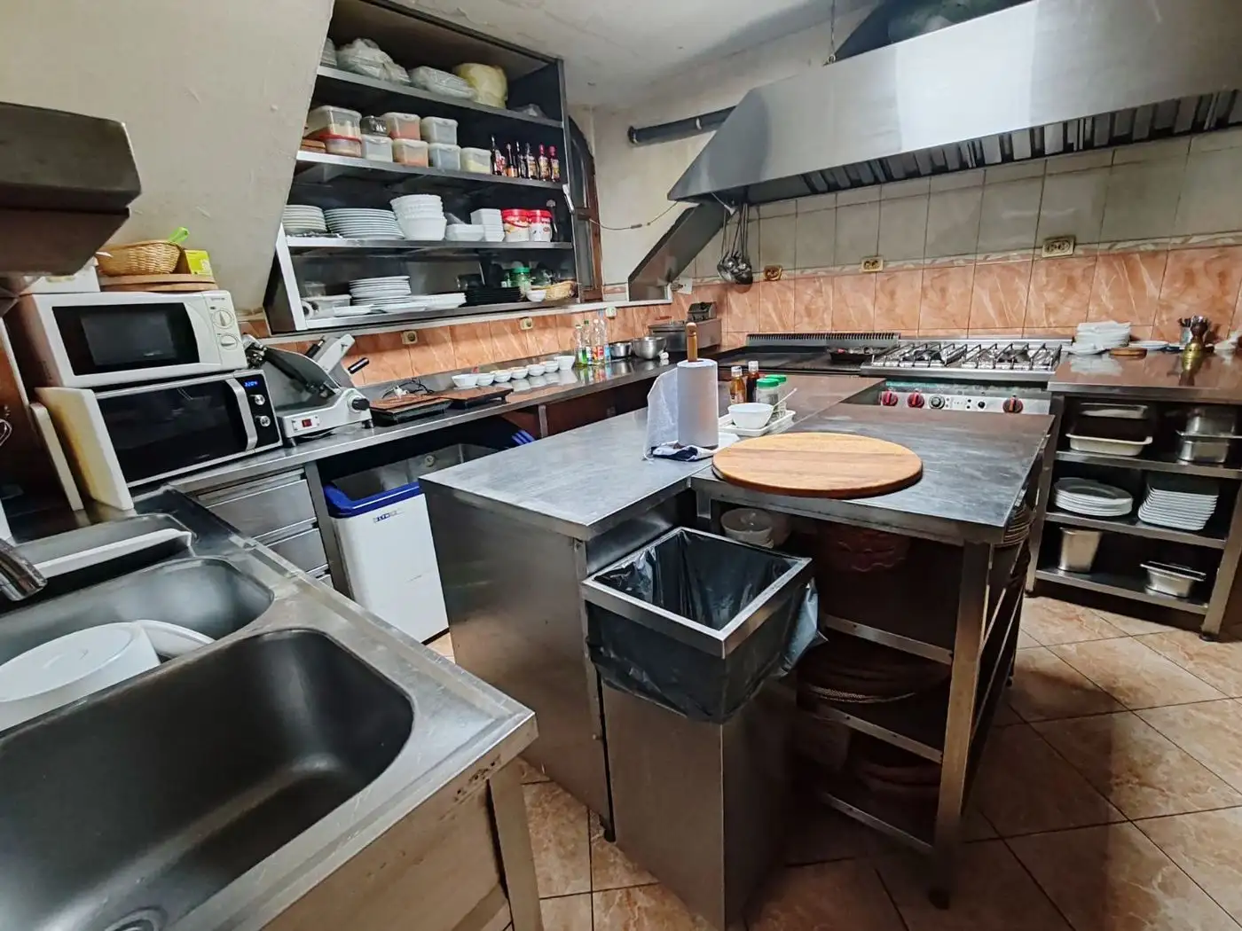 lokal na prodaju Sremski Karlovci 148m2 572446