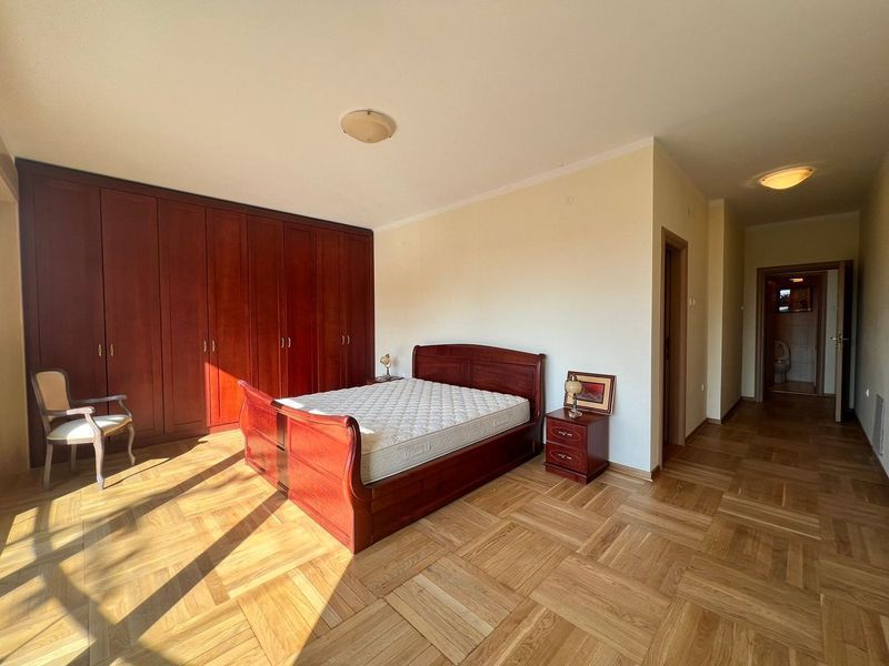 kuca za izdavanje Sremska Kamenica 158m2 12533