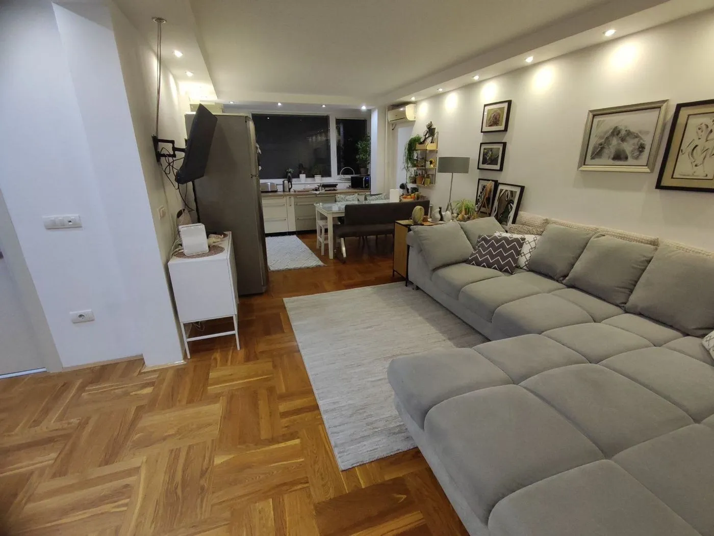 stan na prodaju Novi Sad, 85m2 539624