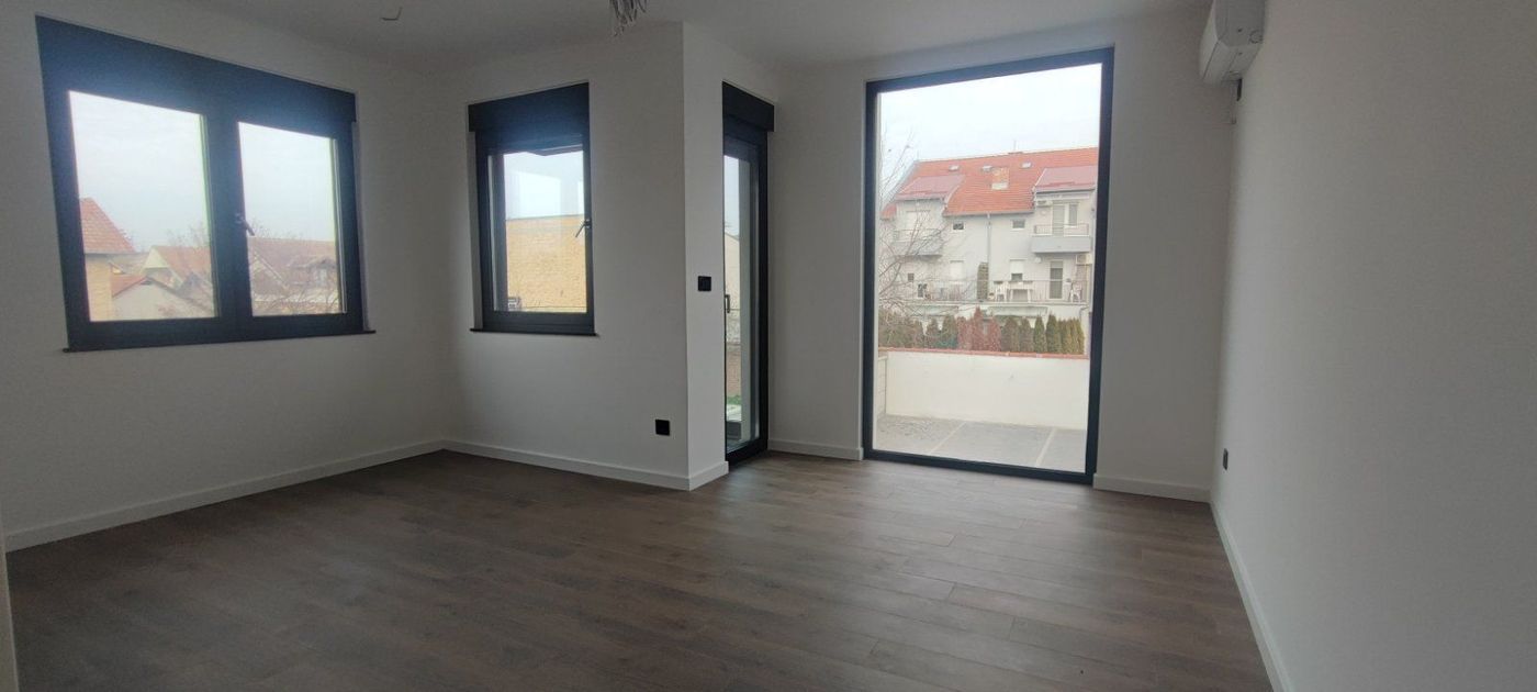 stan na prodaju Novi Sad, 51m2 541669
