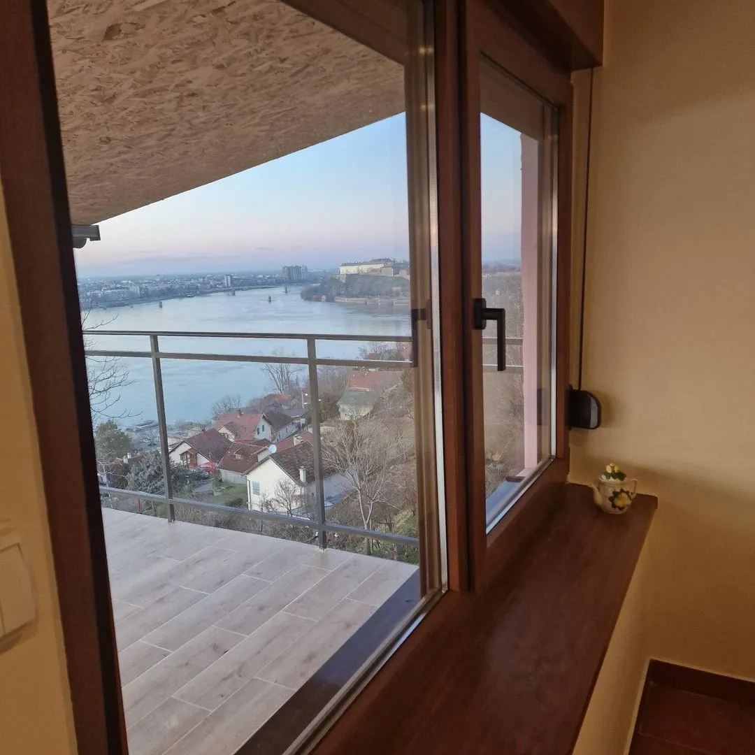 kuca na prodaju Petrovaradin 300m2 541738
