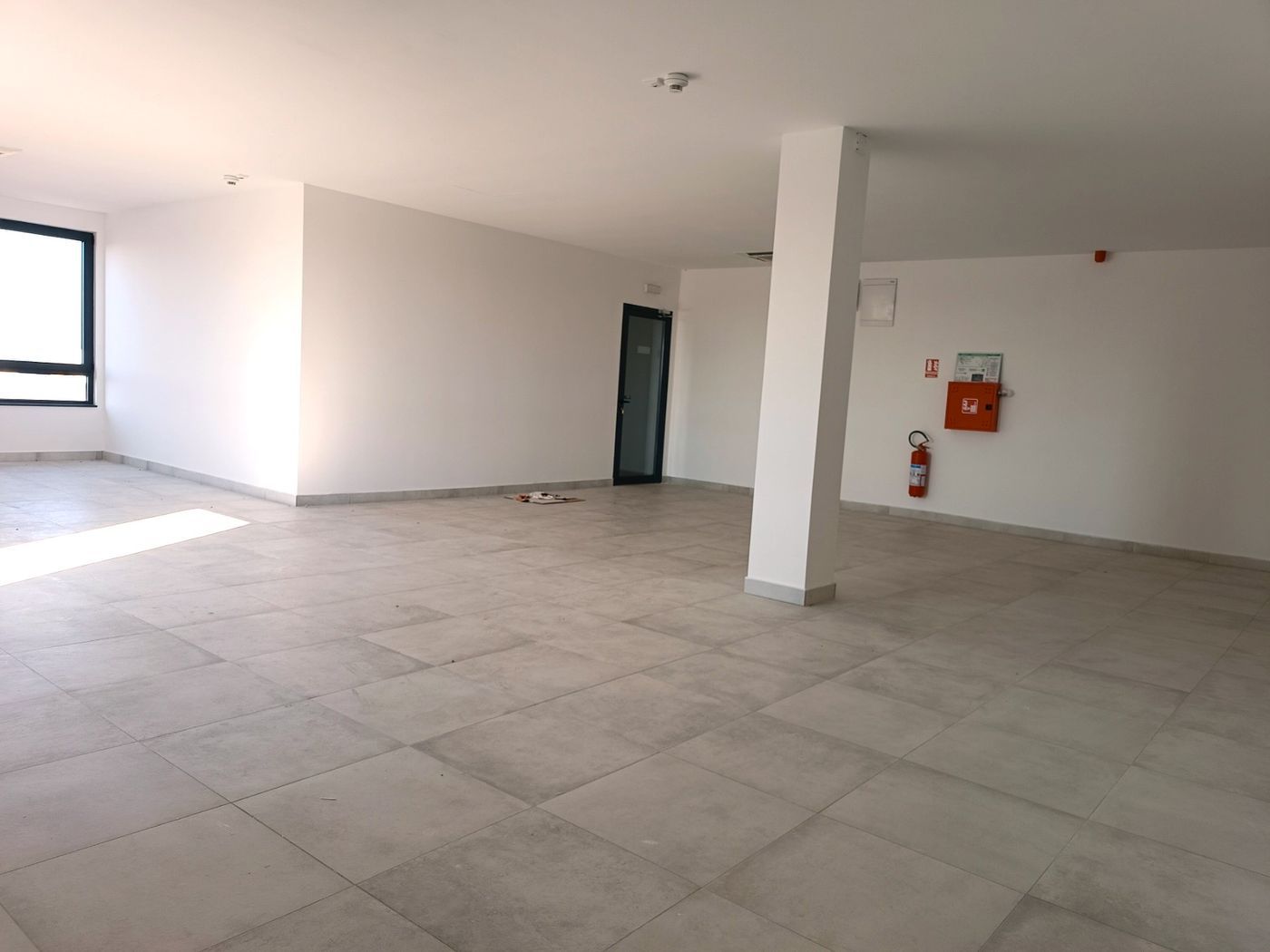 lokal za izdavanje Novi Sad 80m2 12724