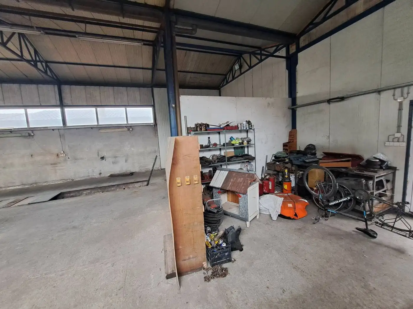 lokal na prodaju Kać 178m2 572165